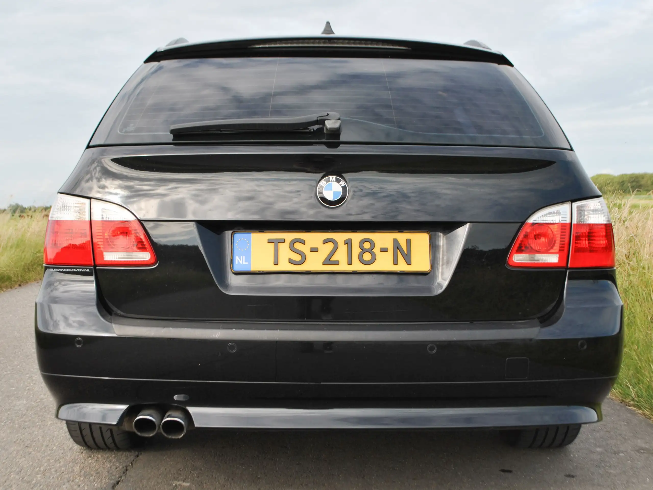 BMW - 525