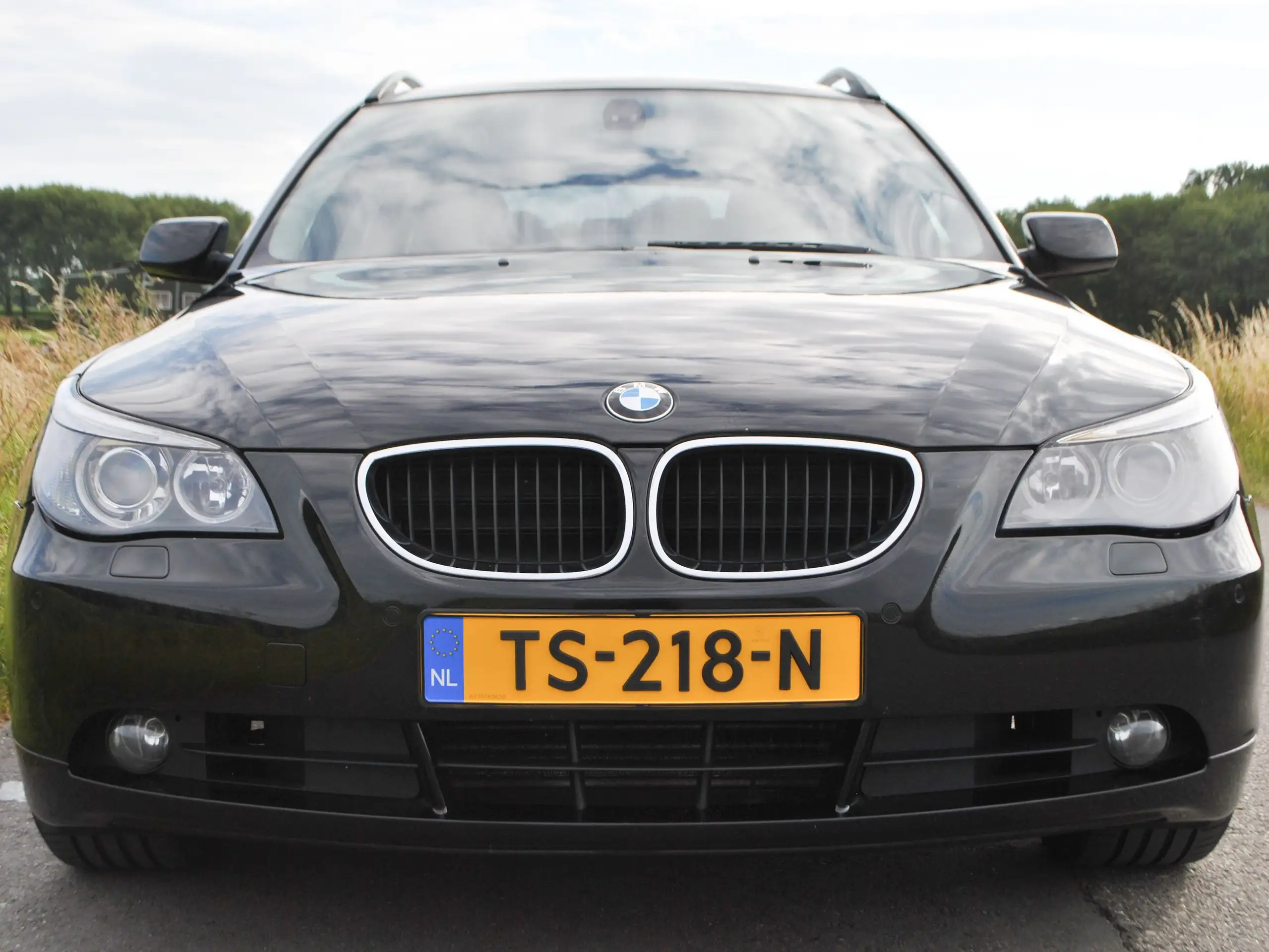 BMW - 525