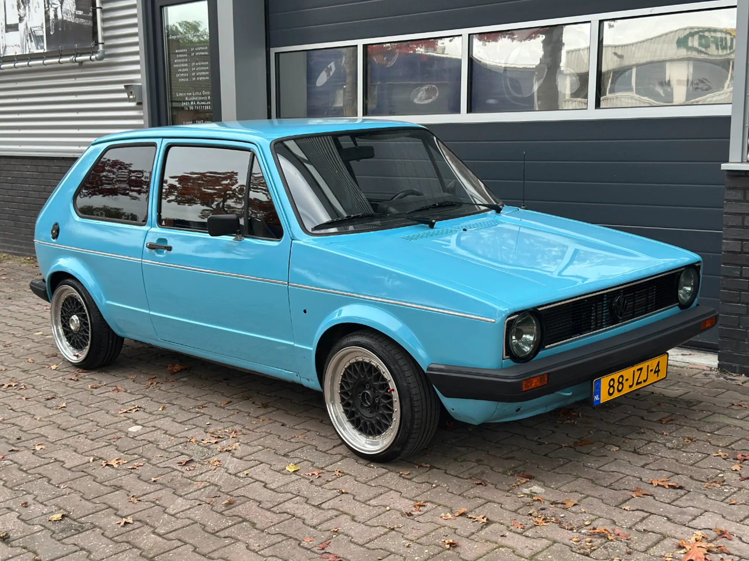 Volkswagen - Golf