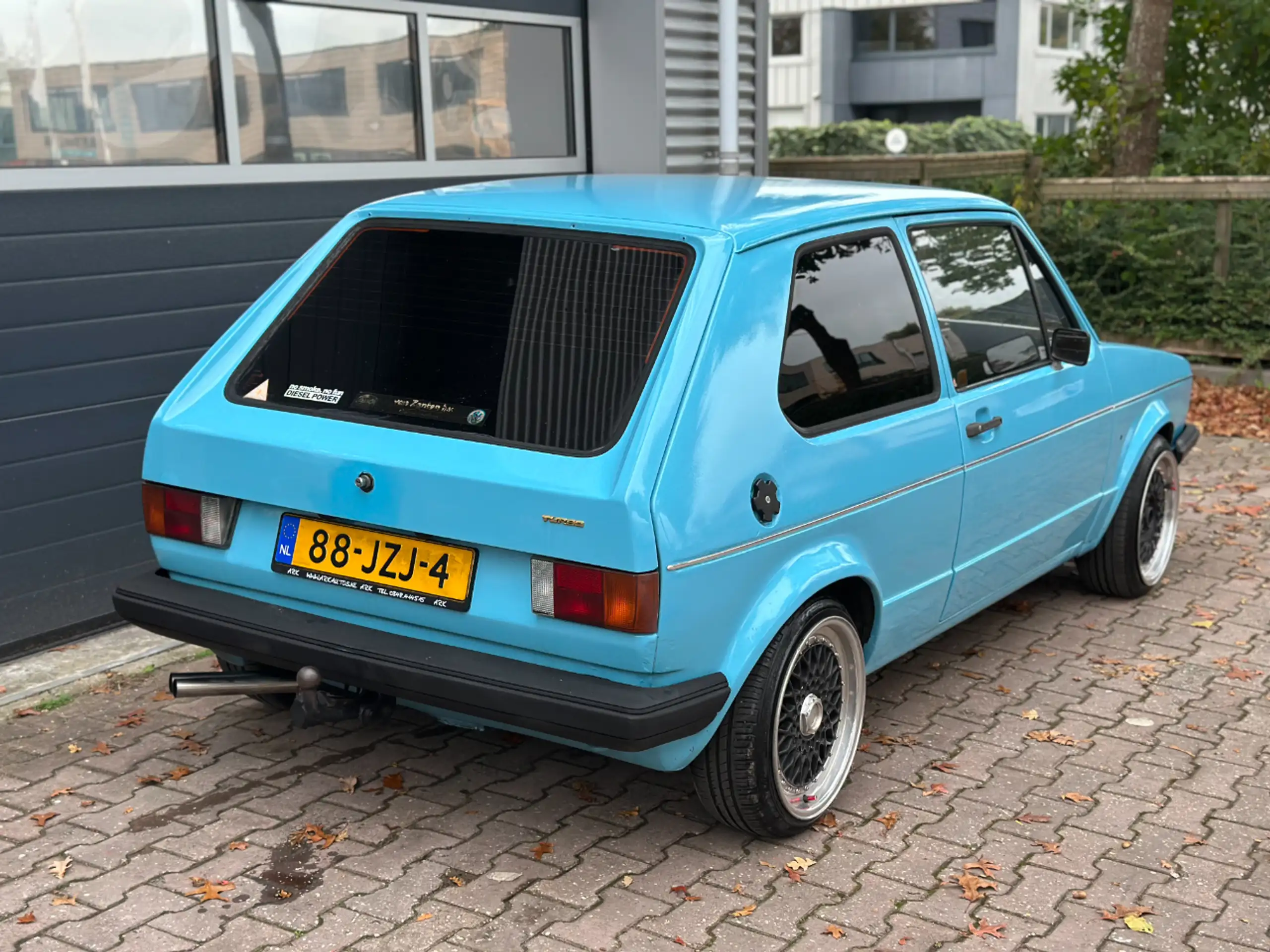 Volkswagen - Golf