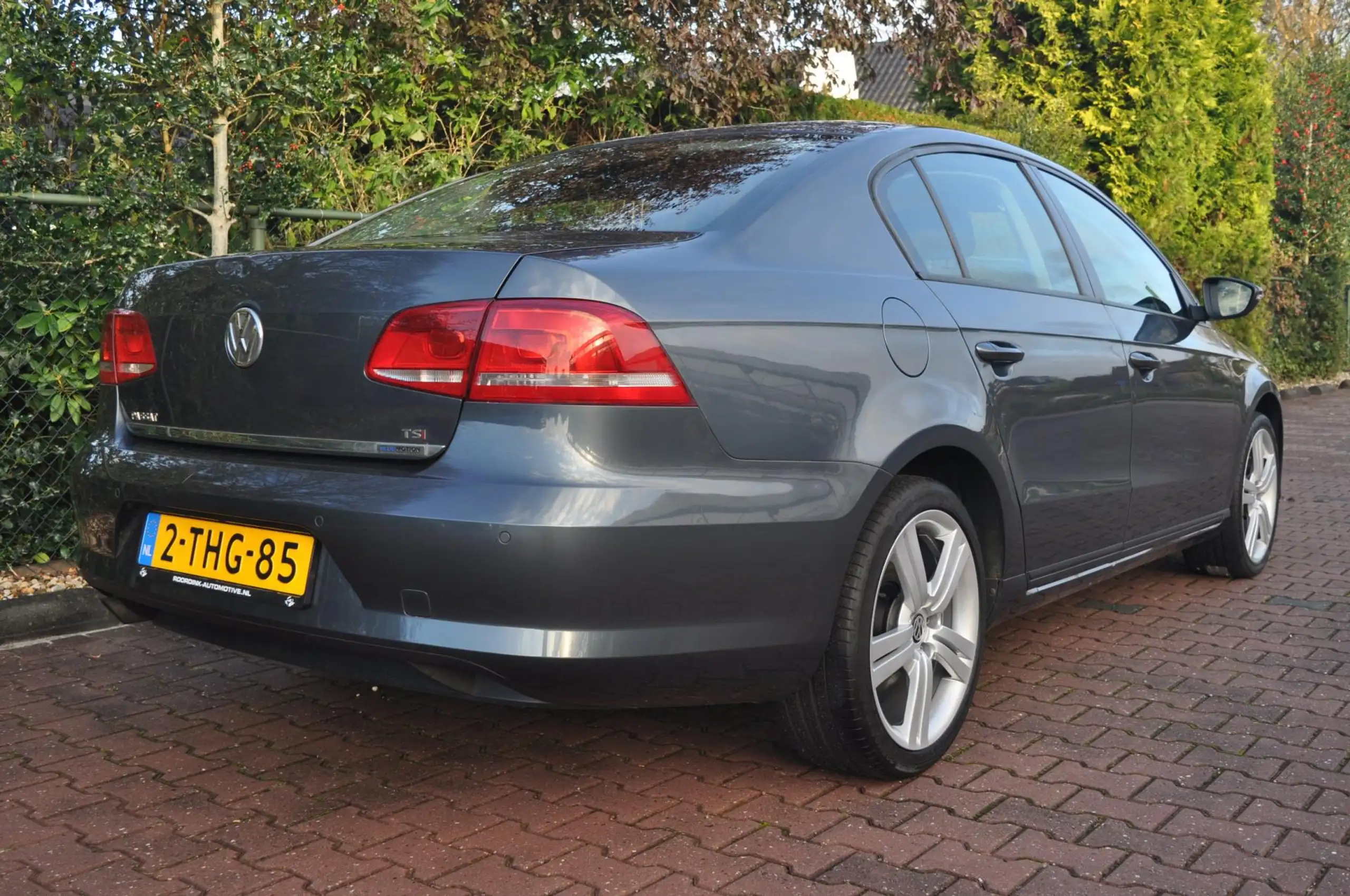 Volkswagen - Passat