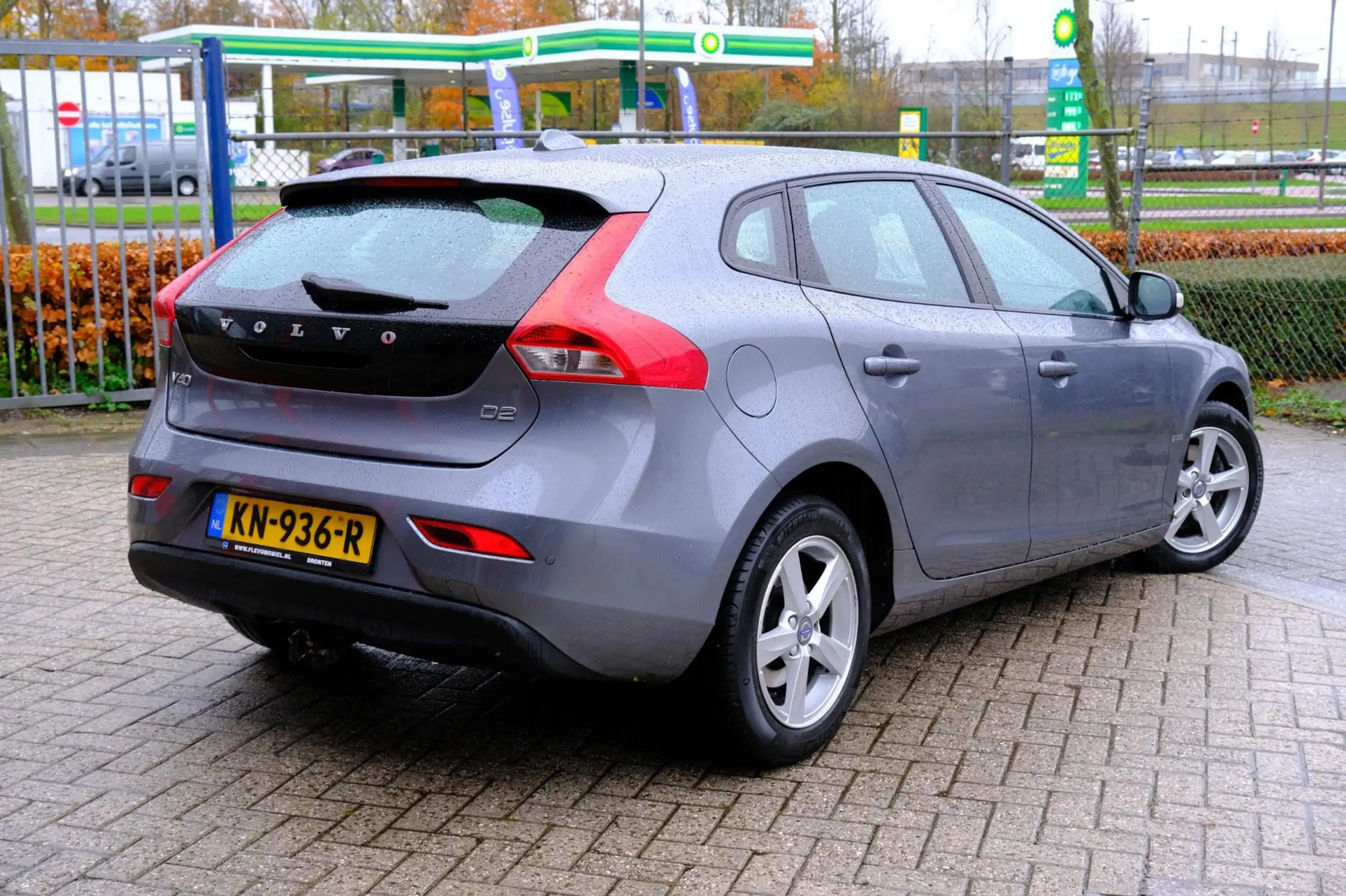 Volvo - V40