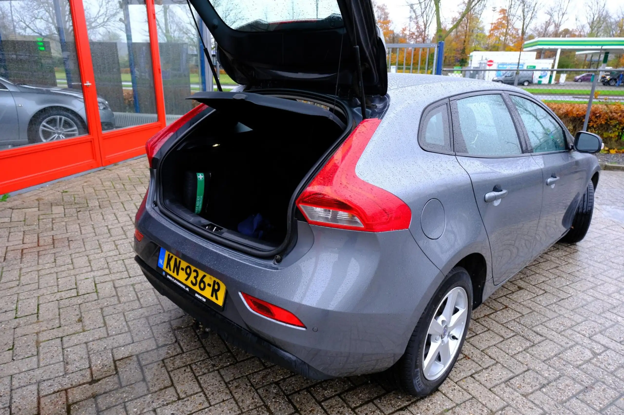 Volvo - V40