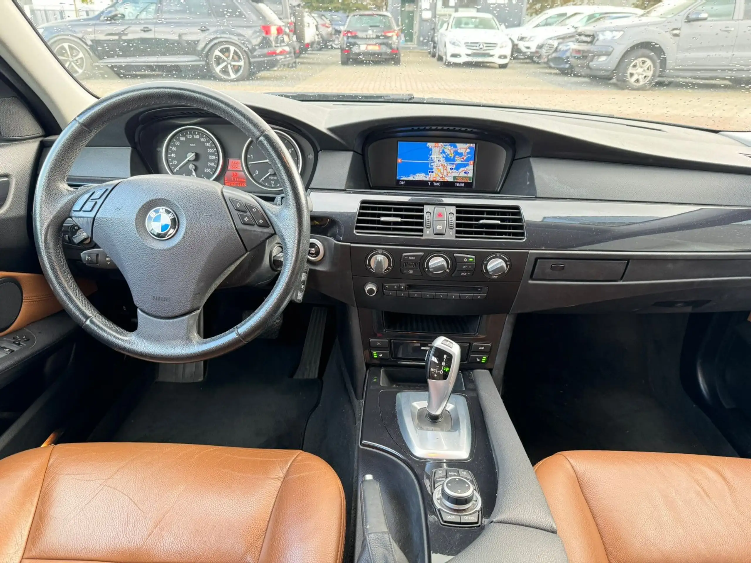 BMW - 525