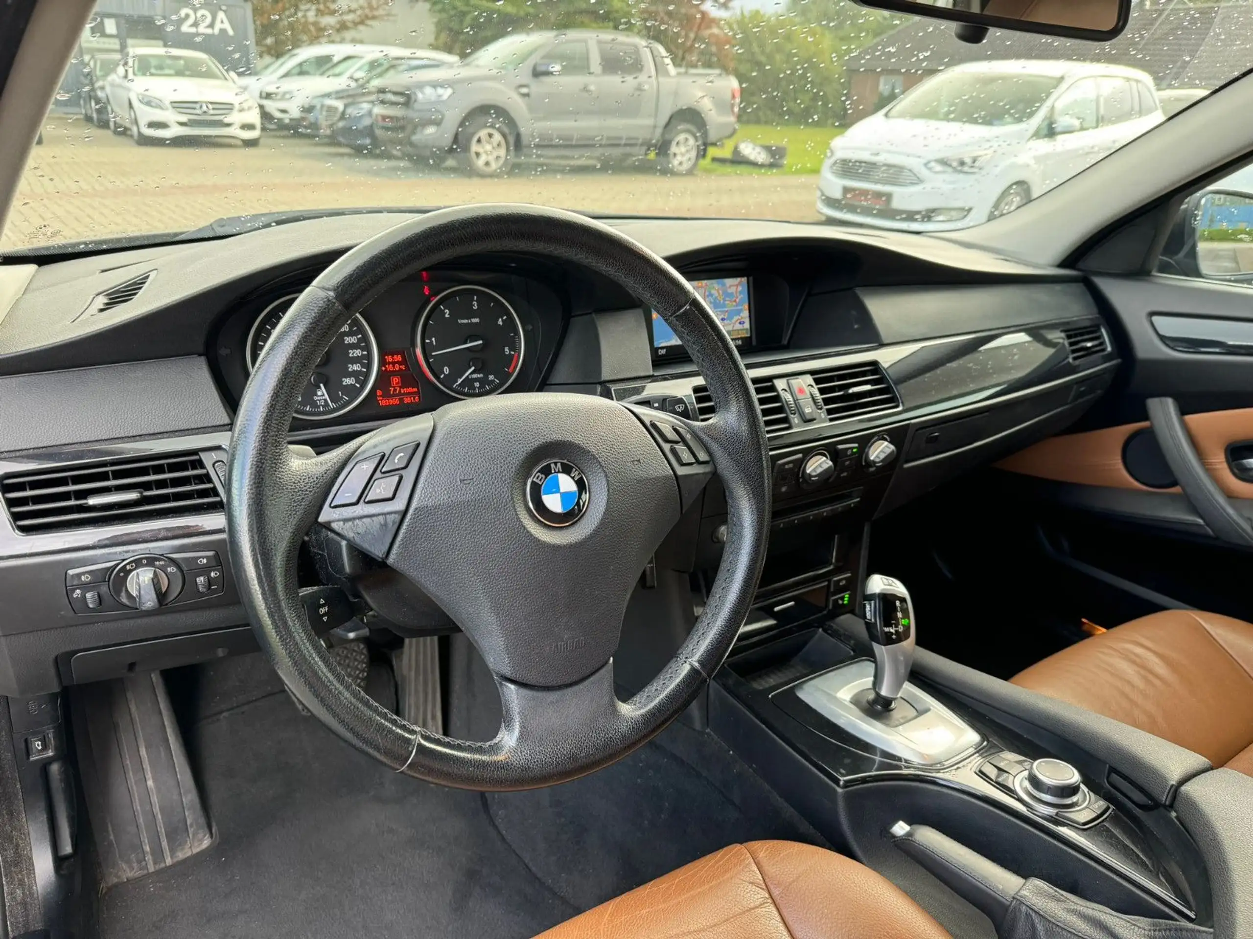 BMW - 525