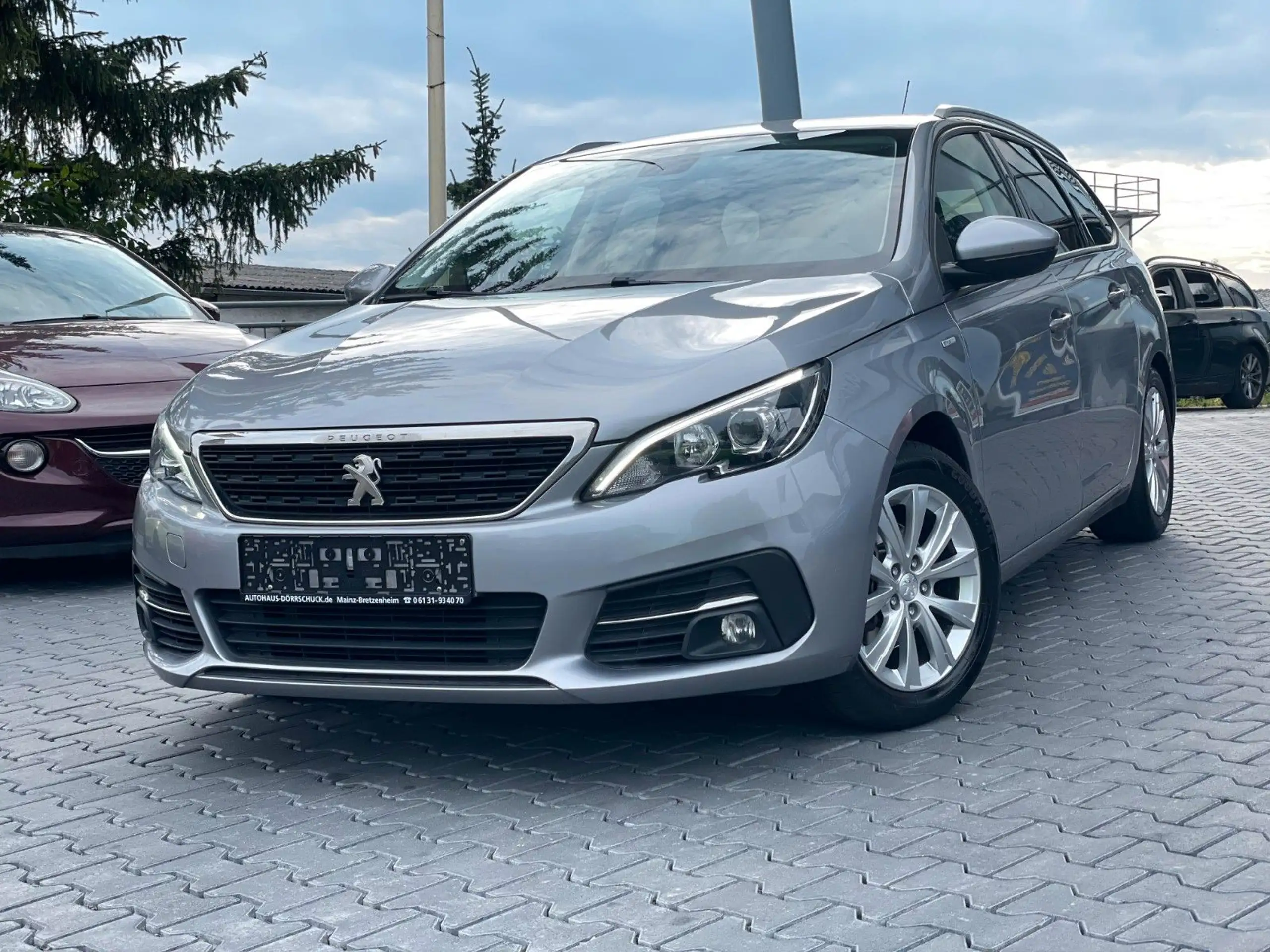 Peugeot - 308