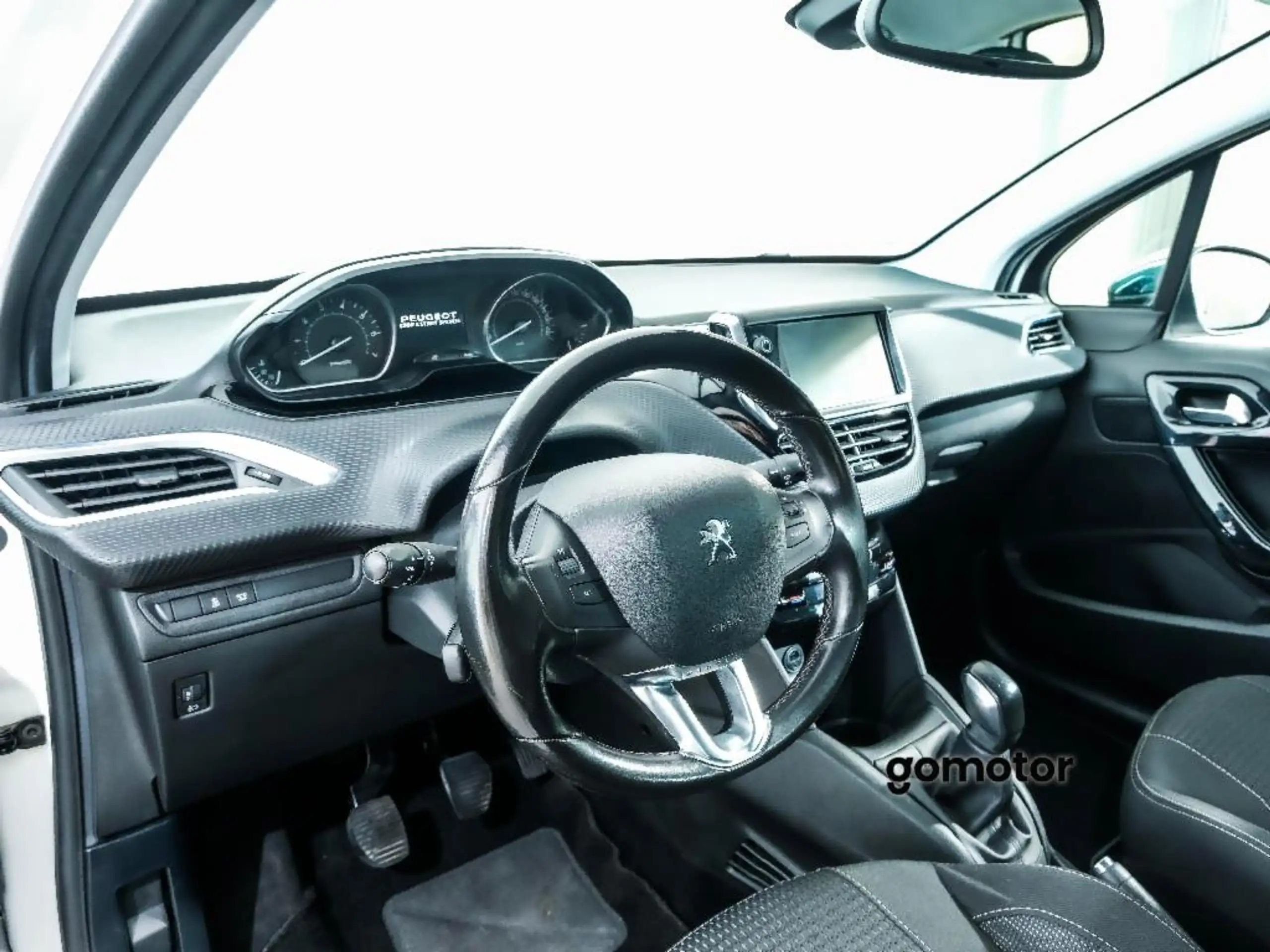 Peugeot - 208