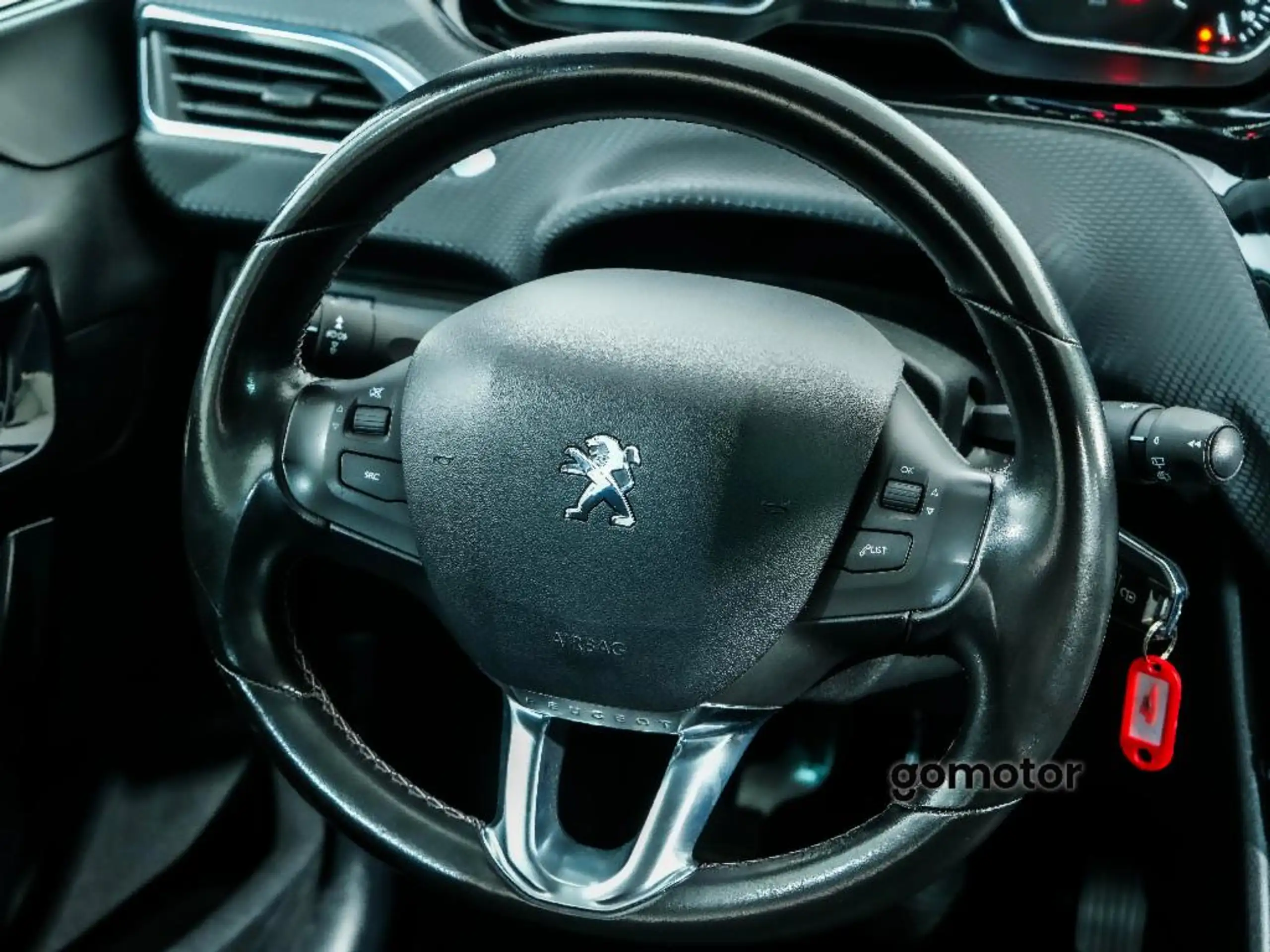 Peugeot - 208