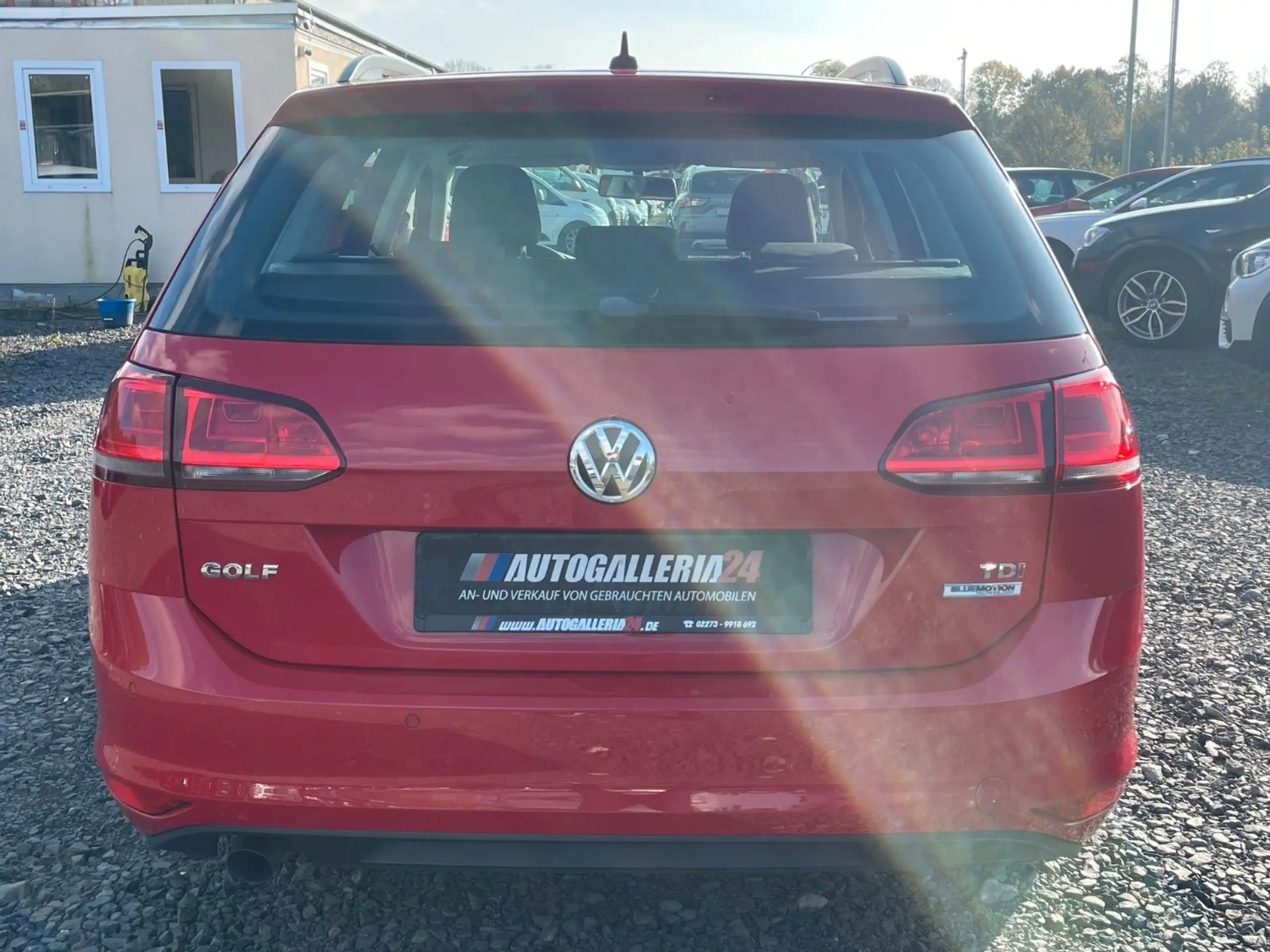 Volkswagen - Golf