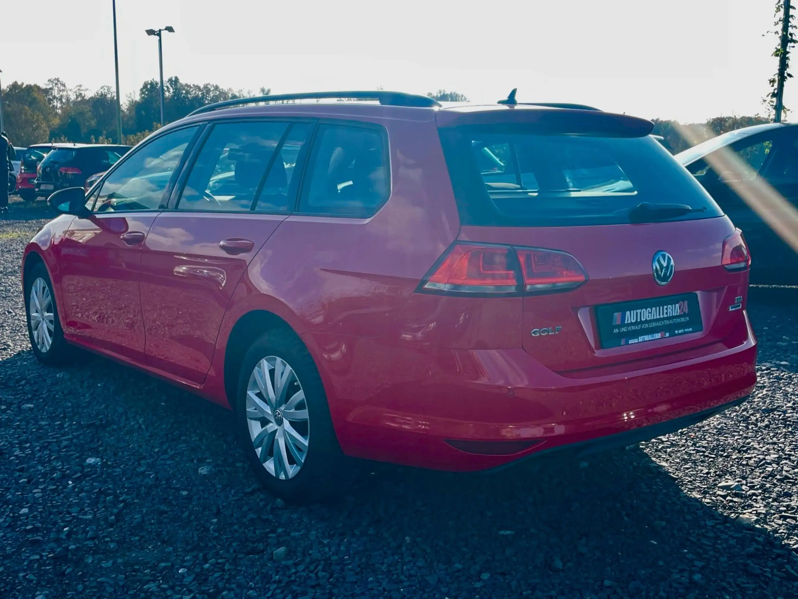 Volkswagen - Golf