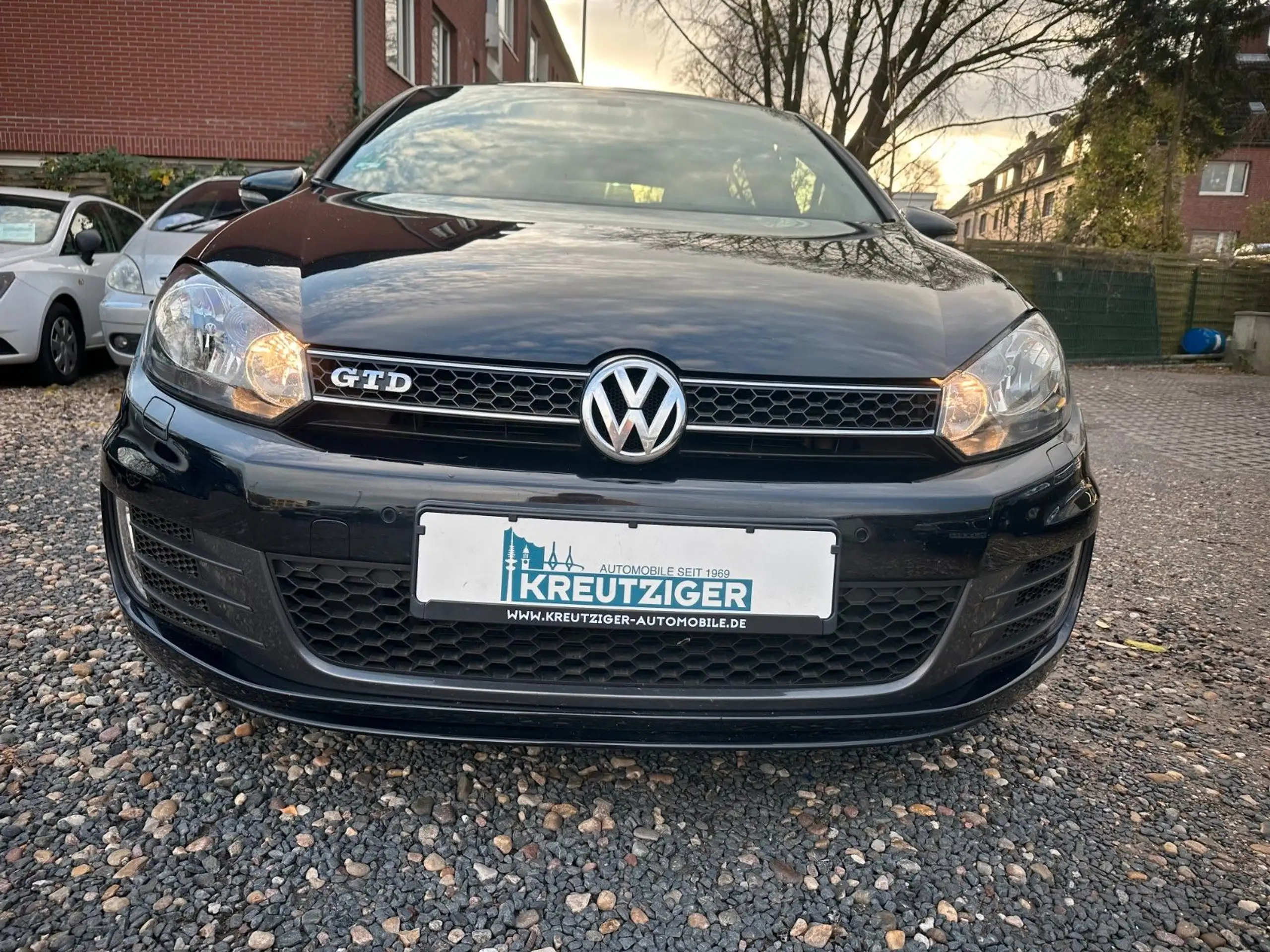 Volkswagen - Golf