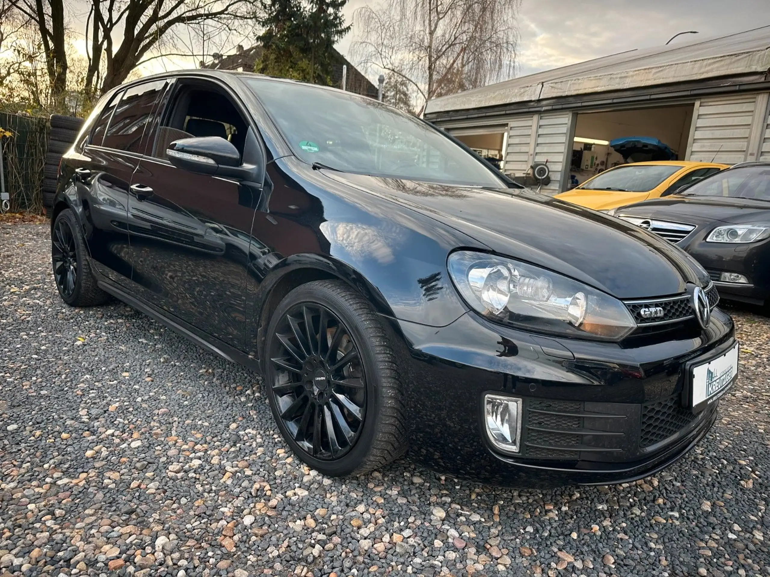 Volkswagen - Golf