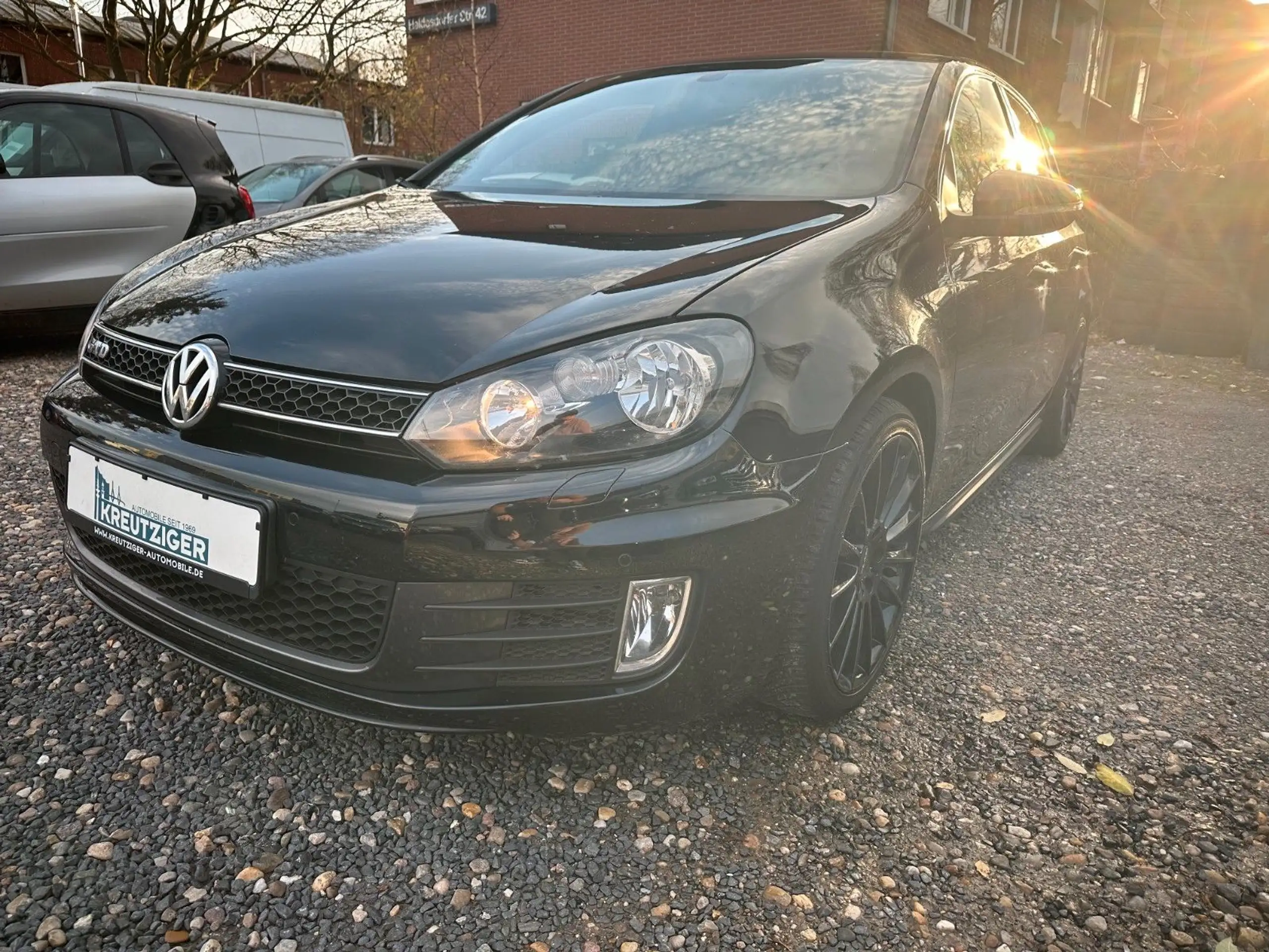 Volkswagen - Golf