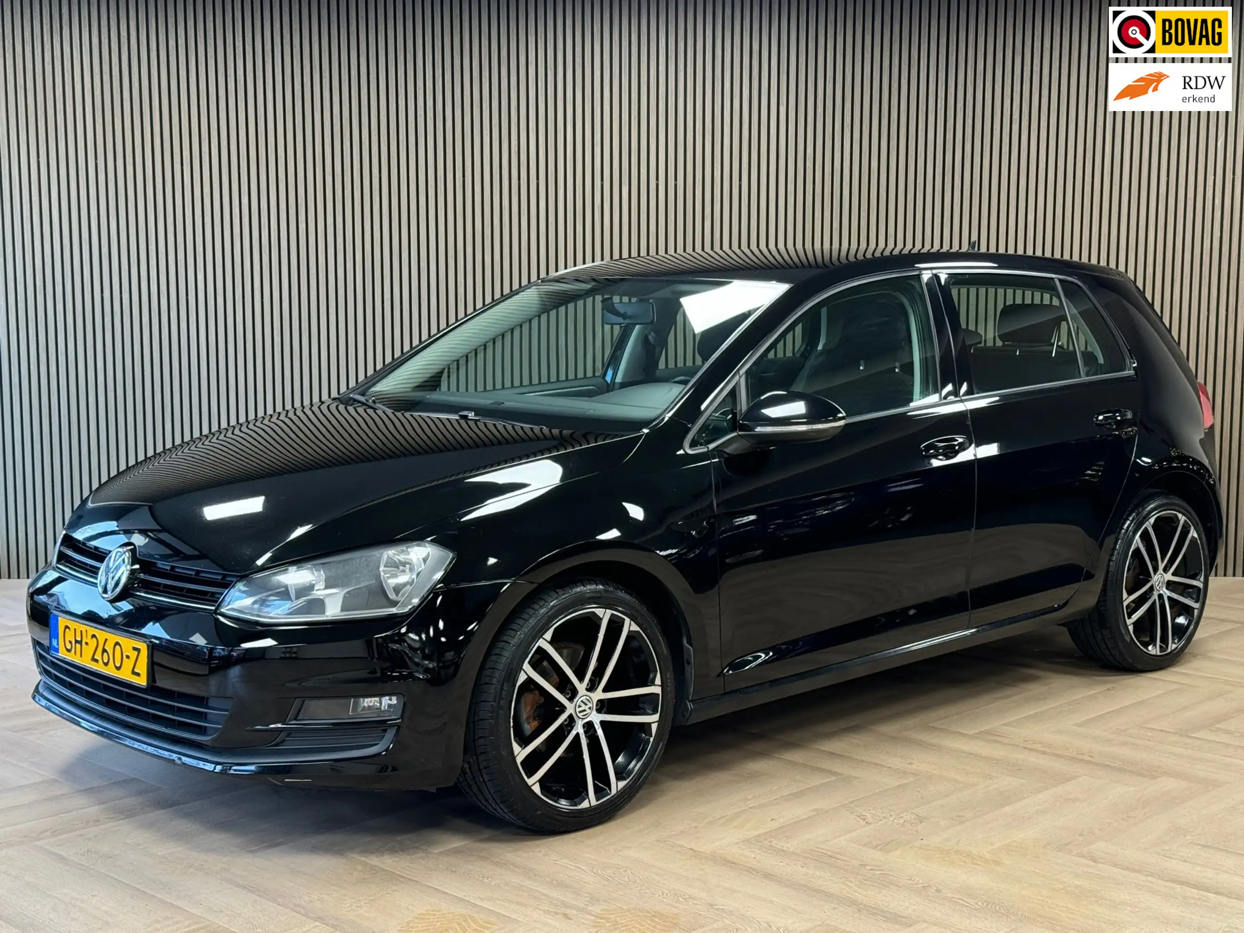 Volkswagen - Golf