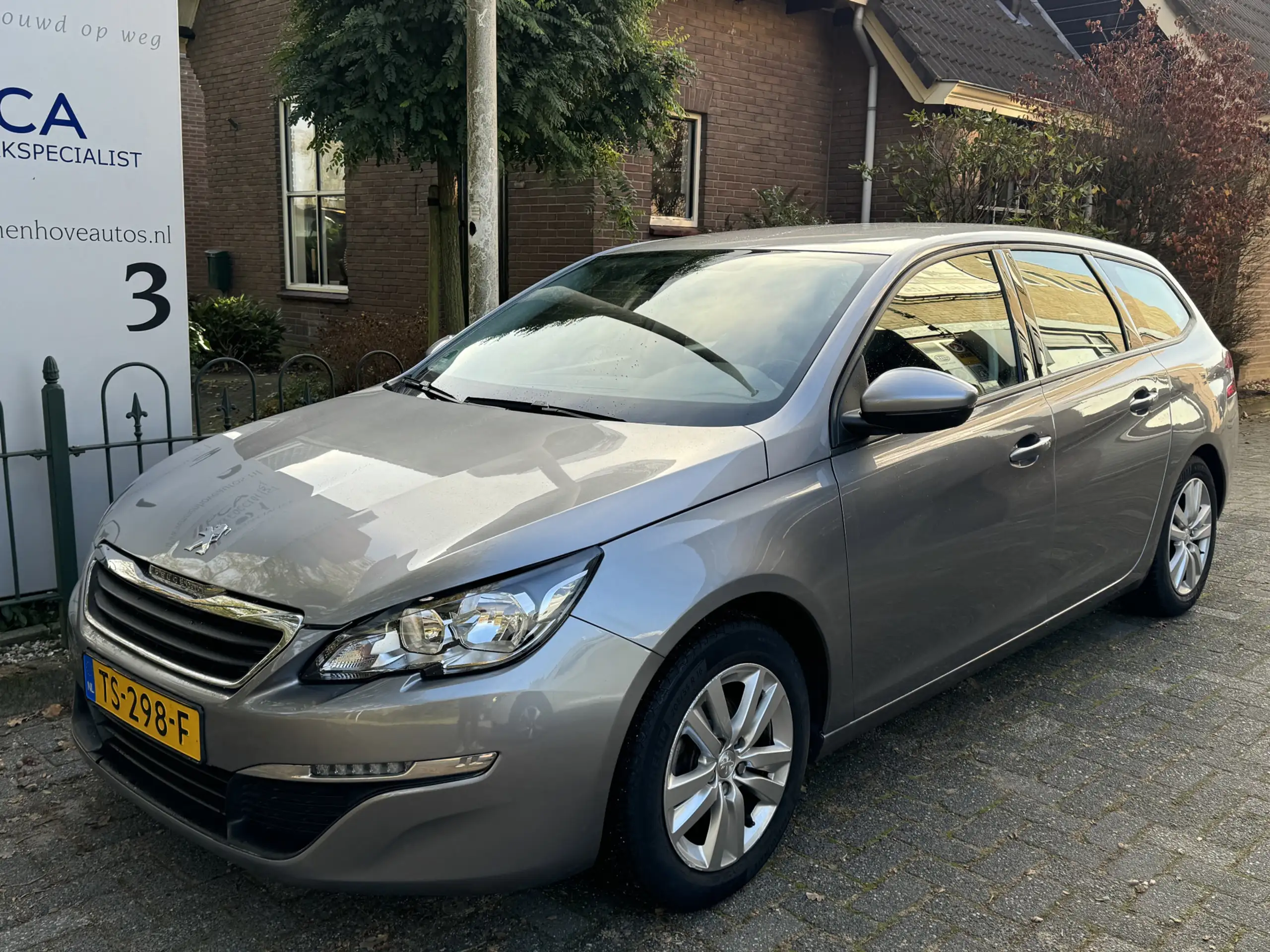 Peugeot - 308