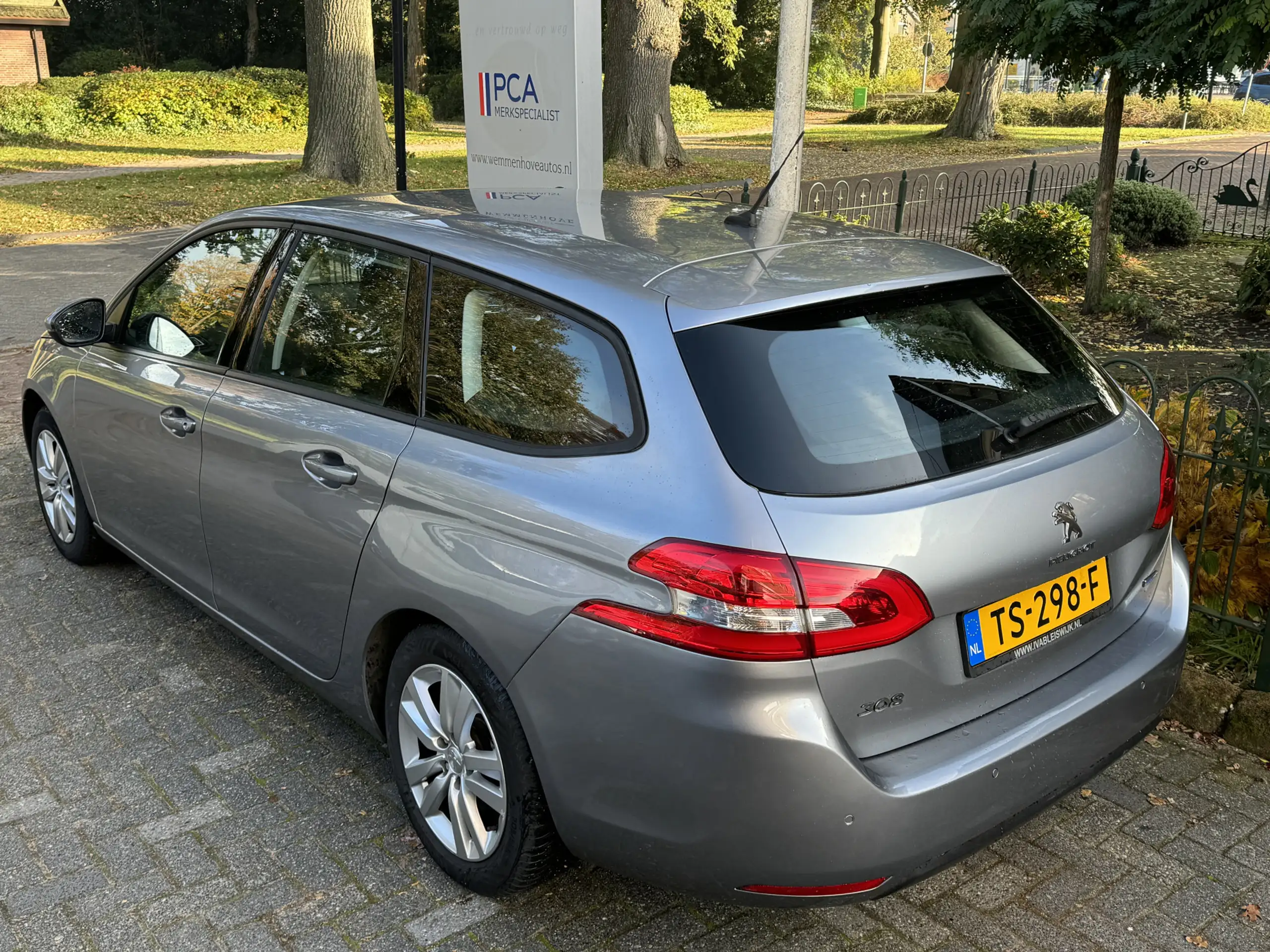 Peugeot - 308