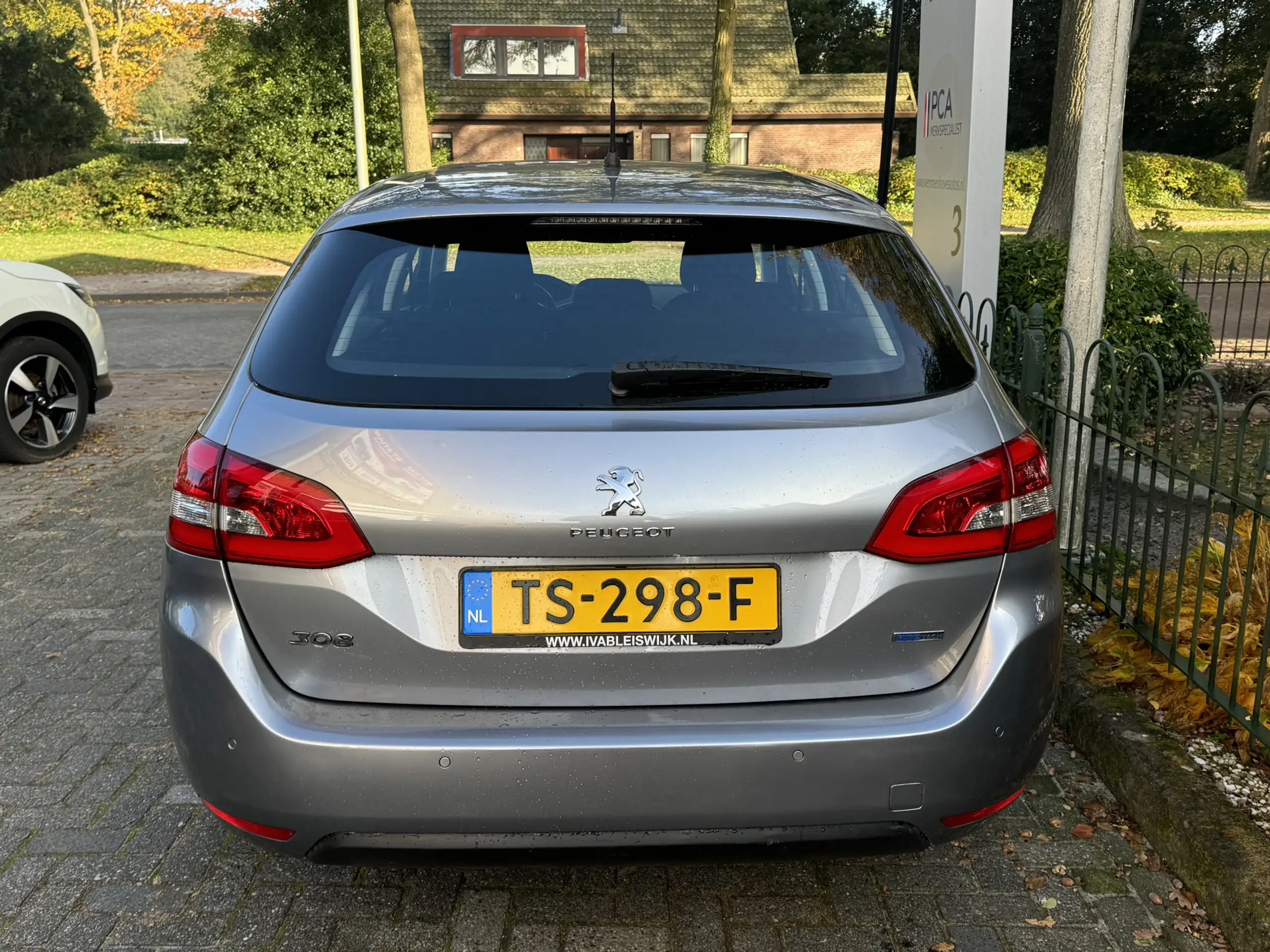 Peugeot - 308