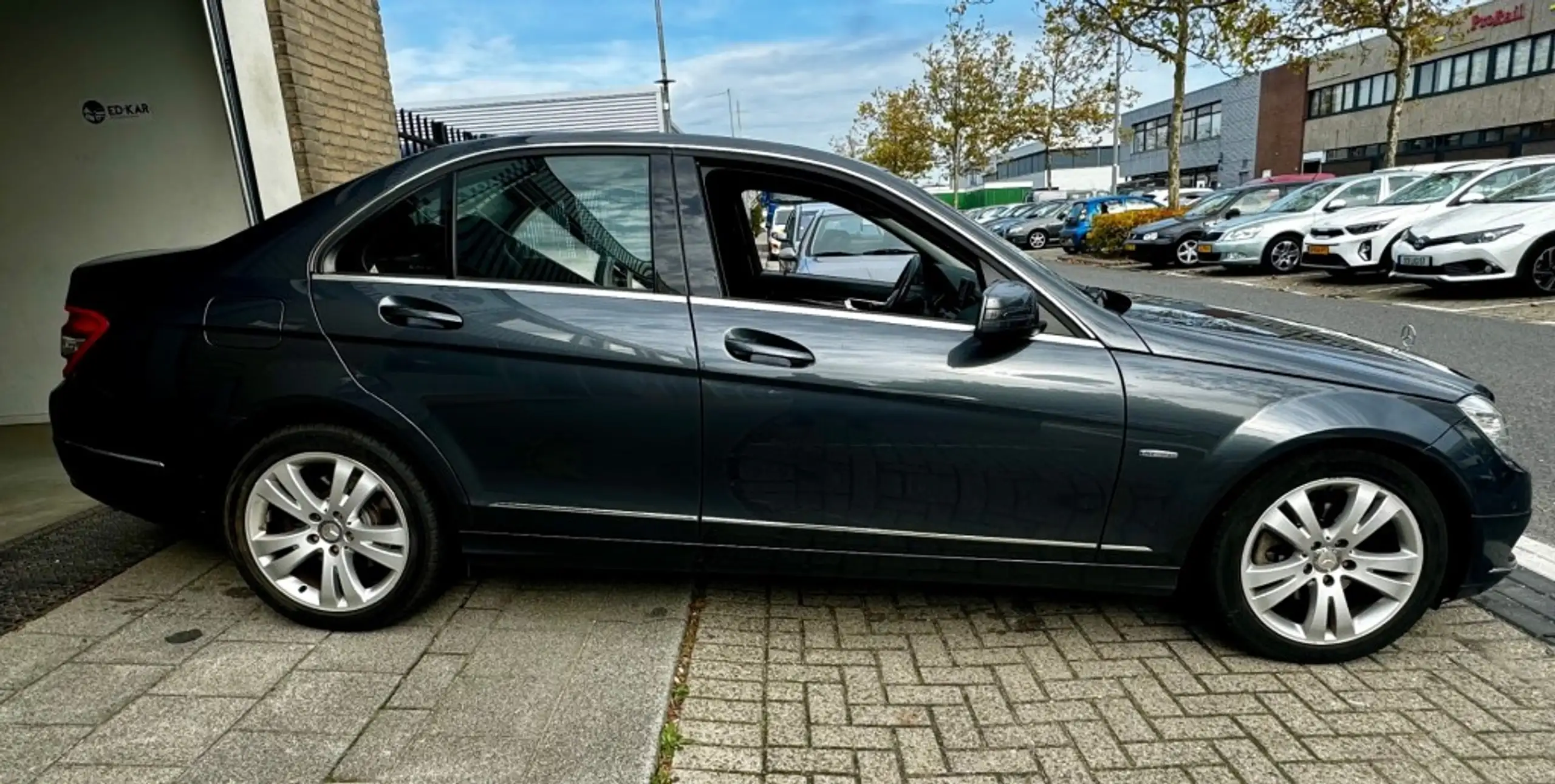 Mercedes-Benz - C 220