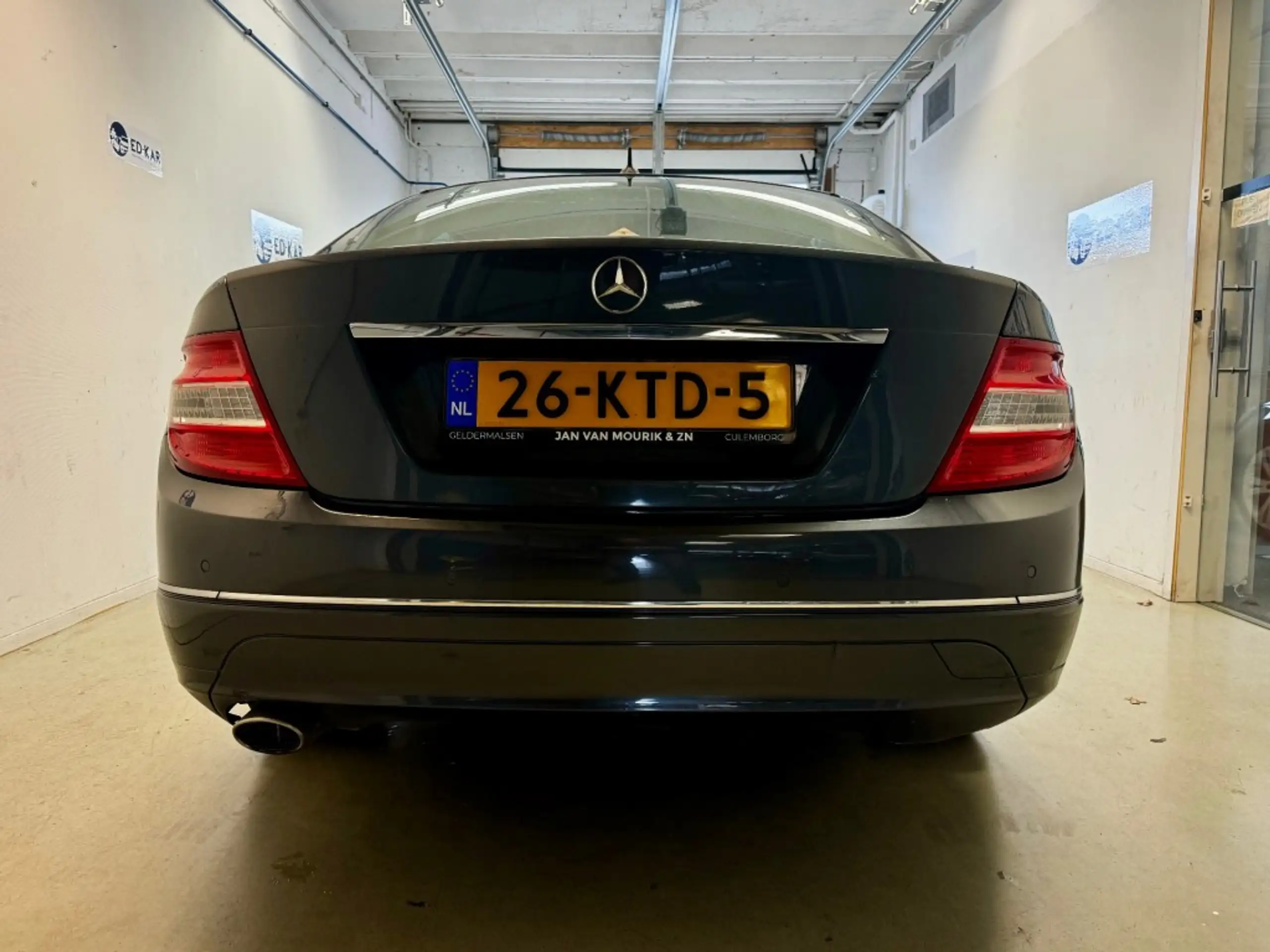 Mercedes-Benz - C 220