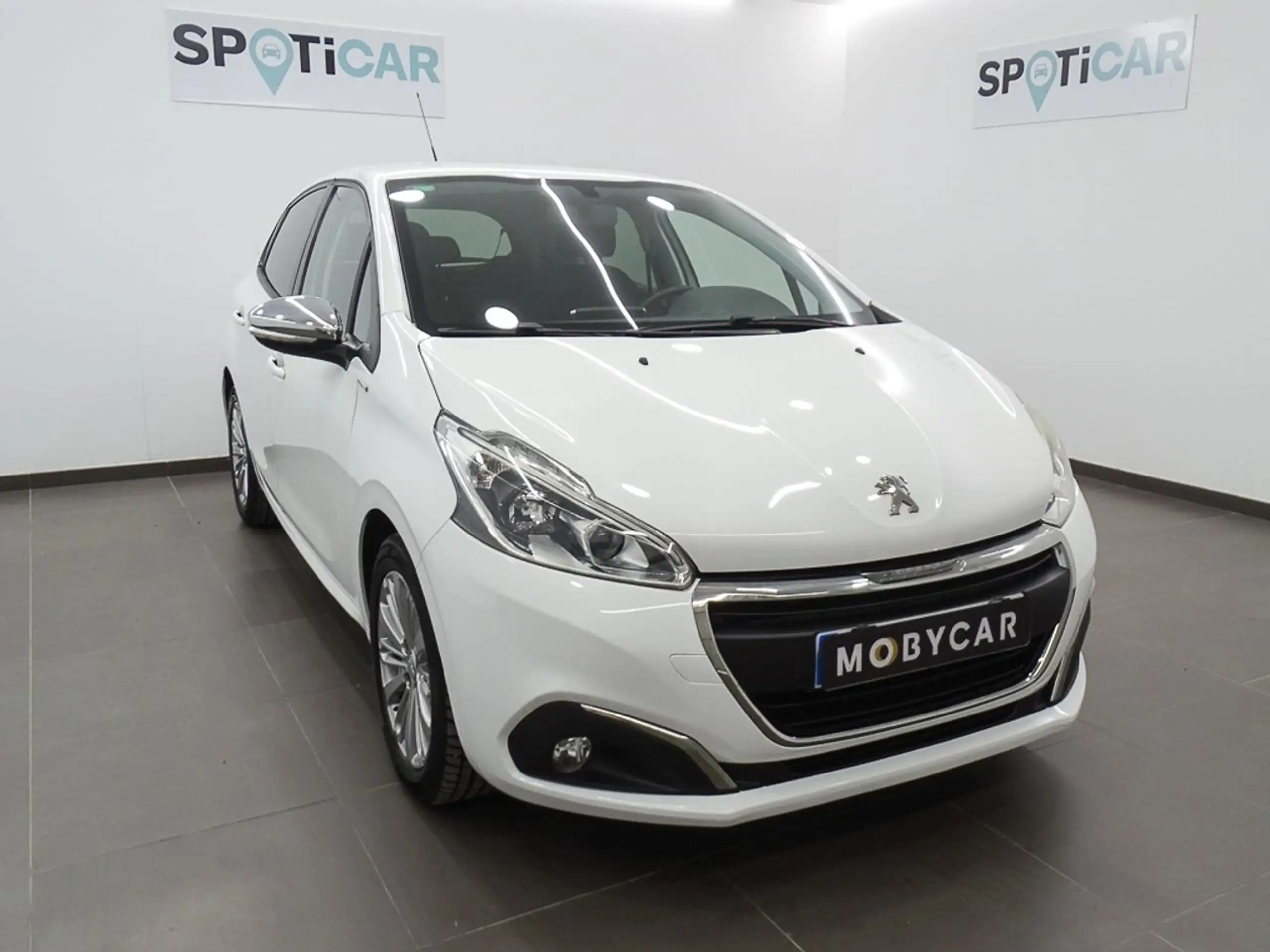 Peugeot - 208