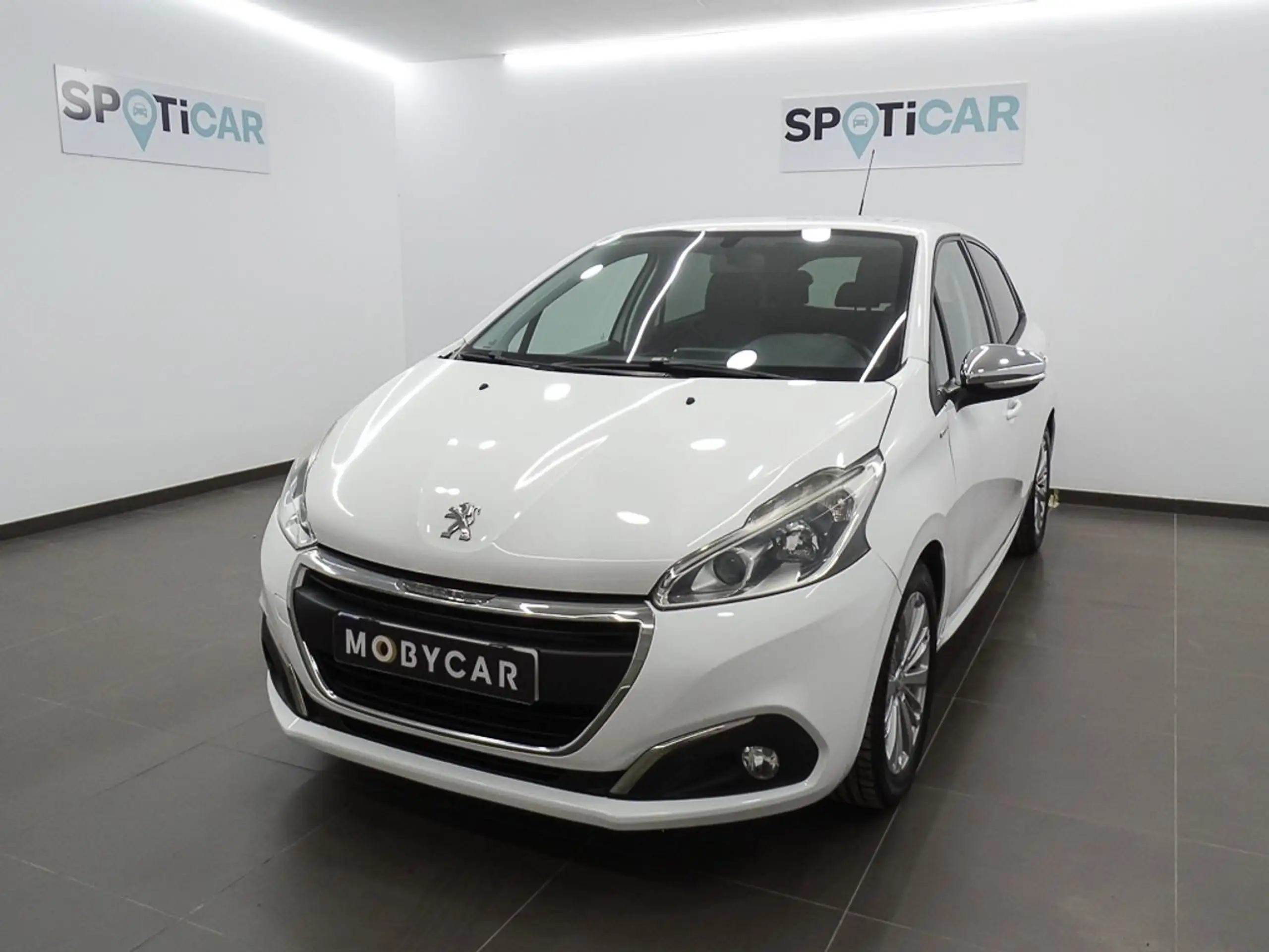 Peugeot - 208