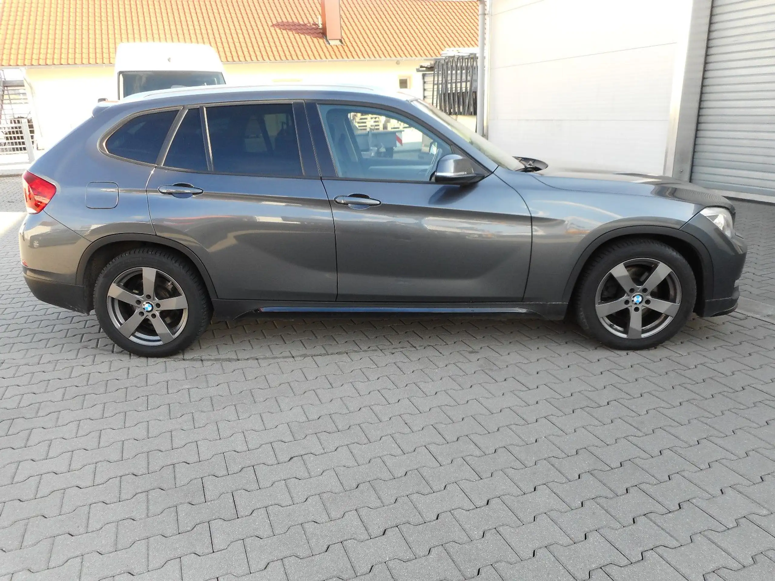 BMW - X1