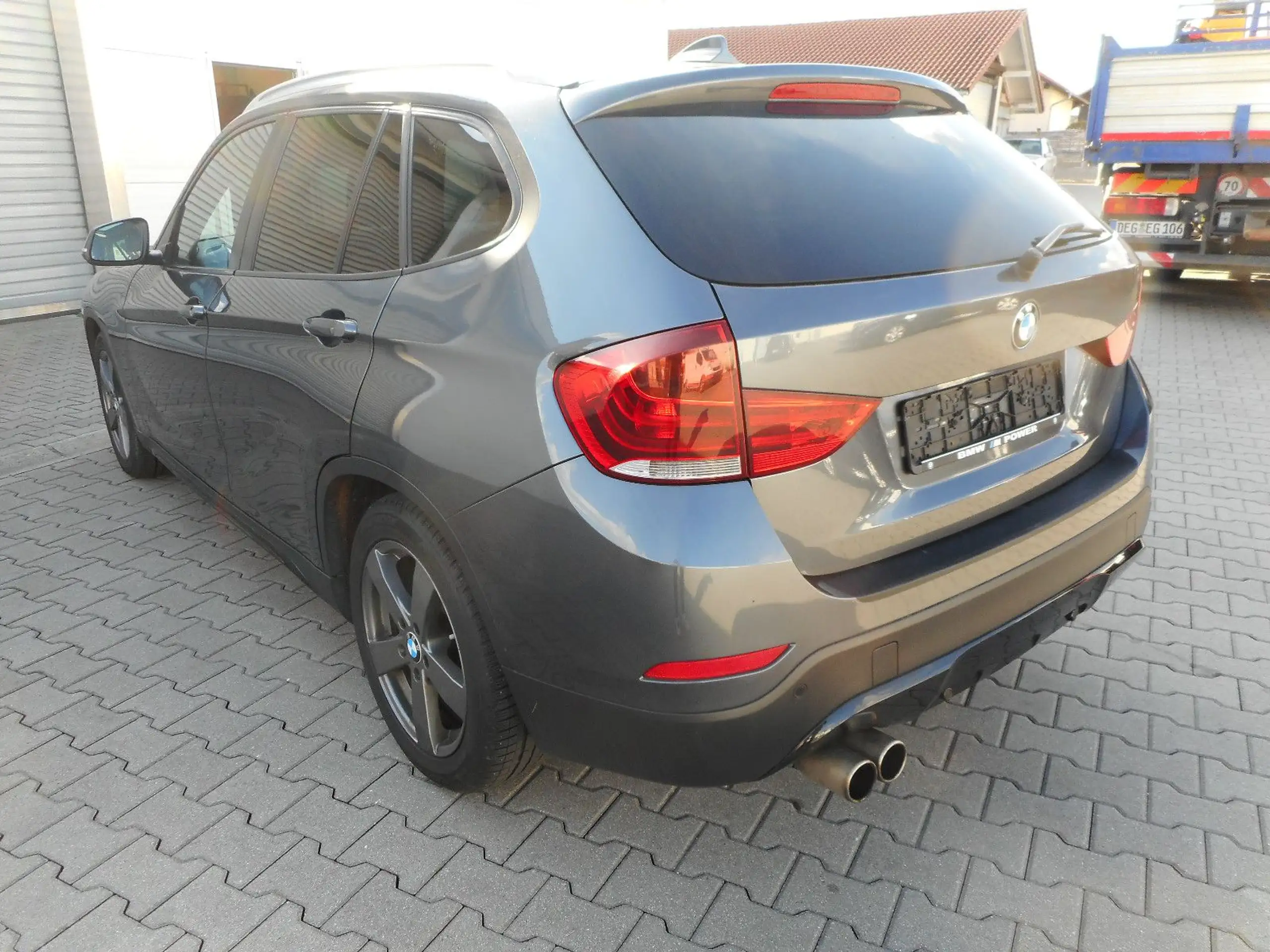 BMW - X1