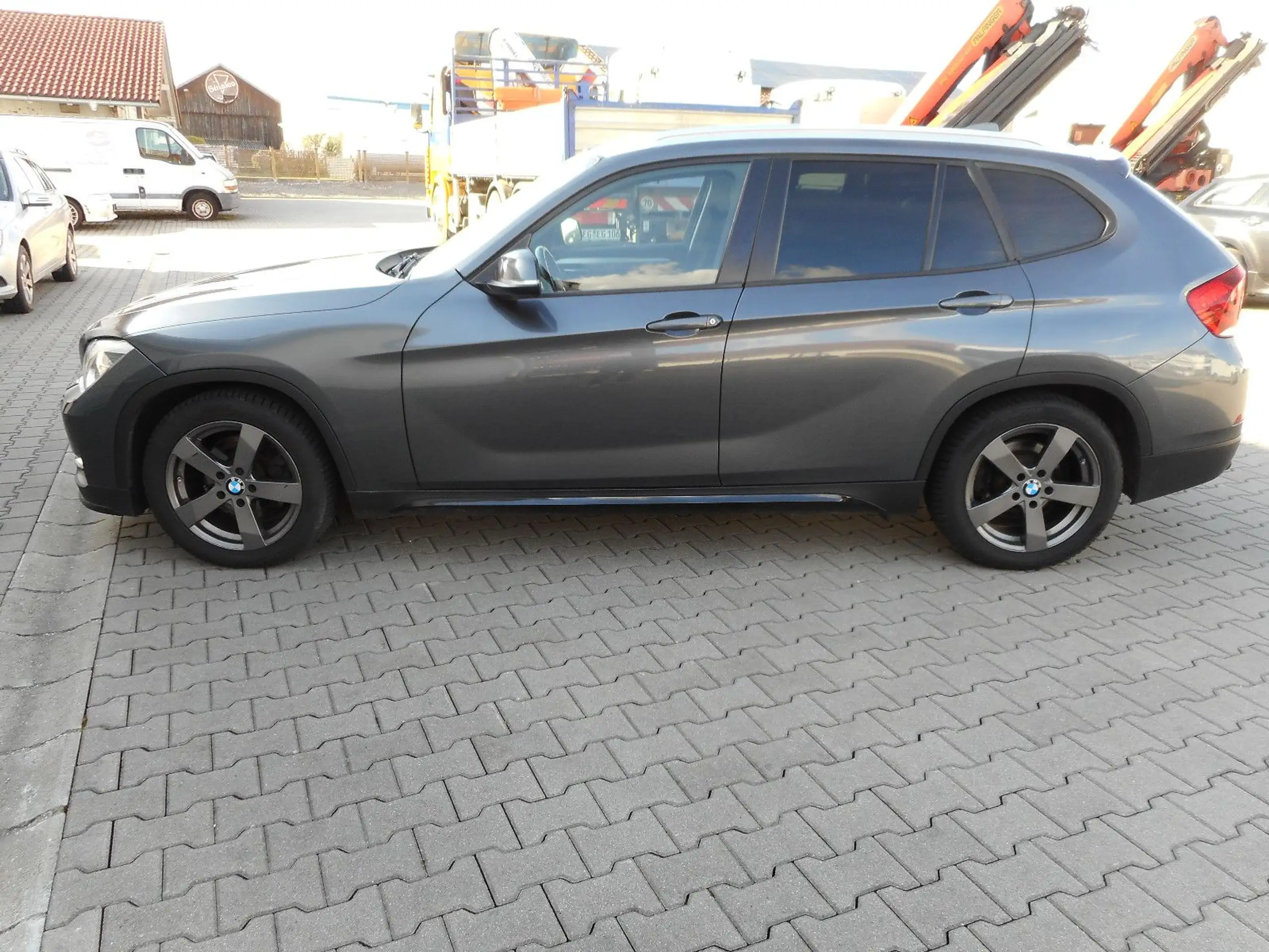 BMW - X1