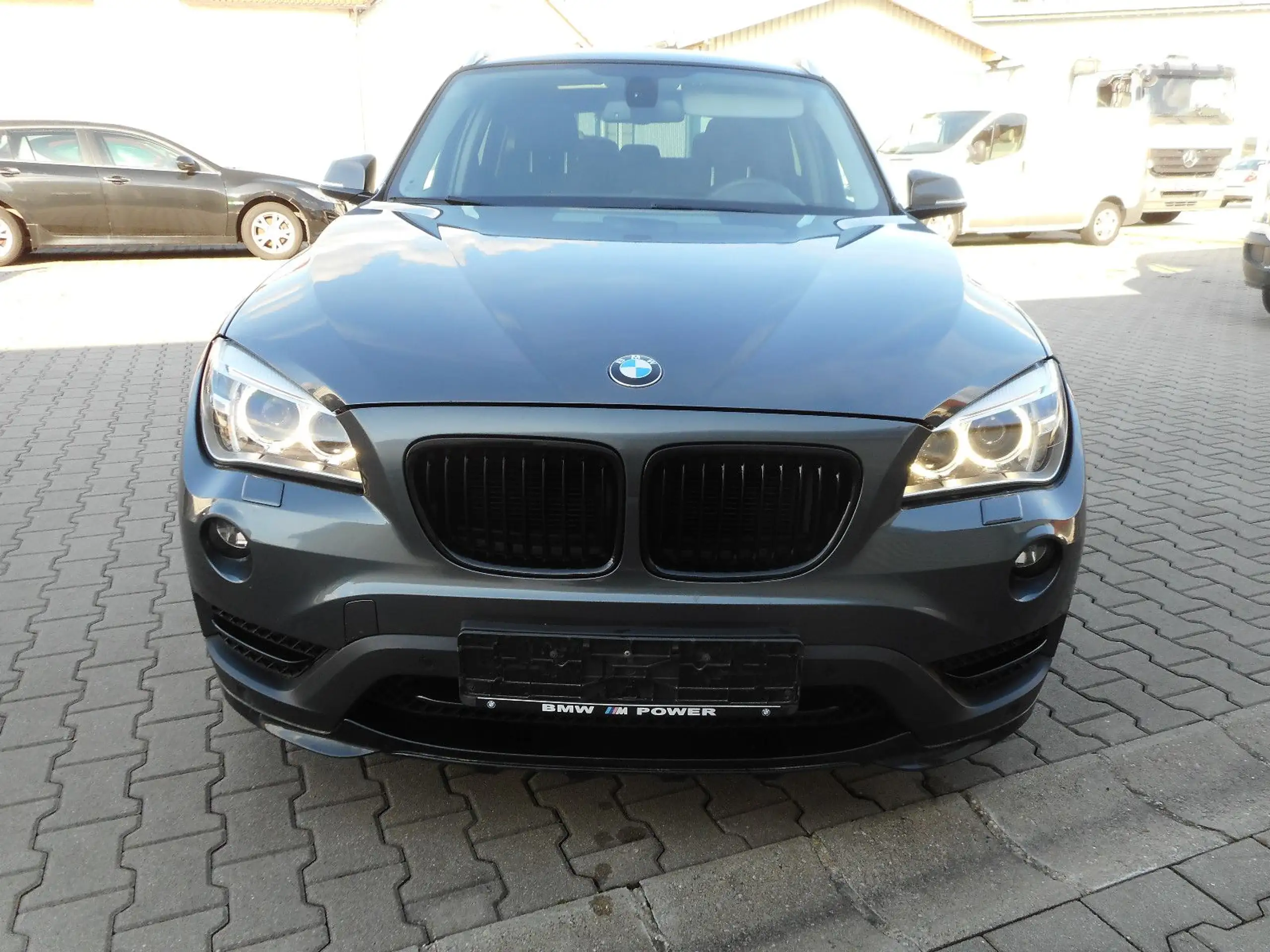 BMW - X1