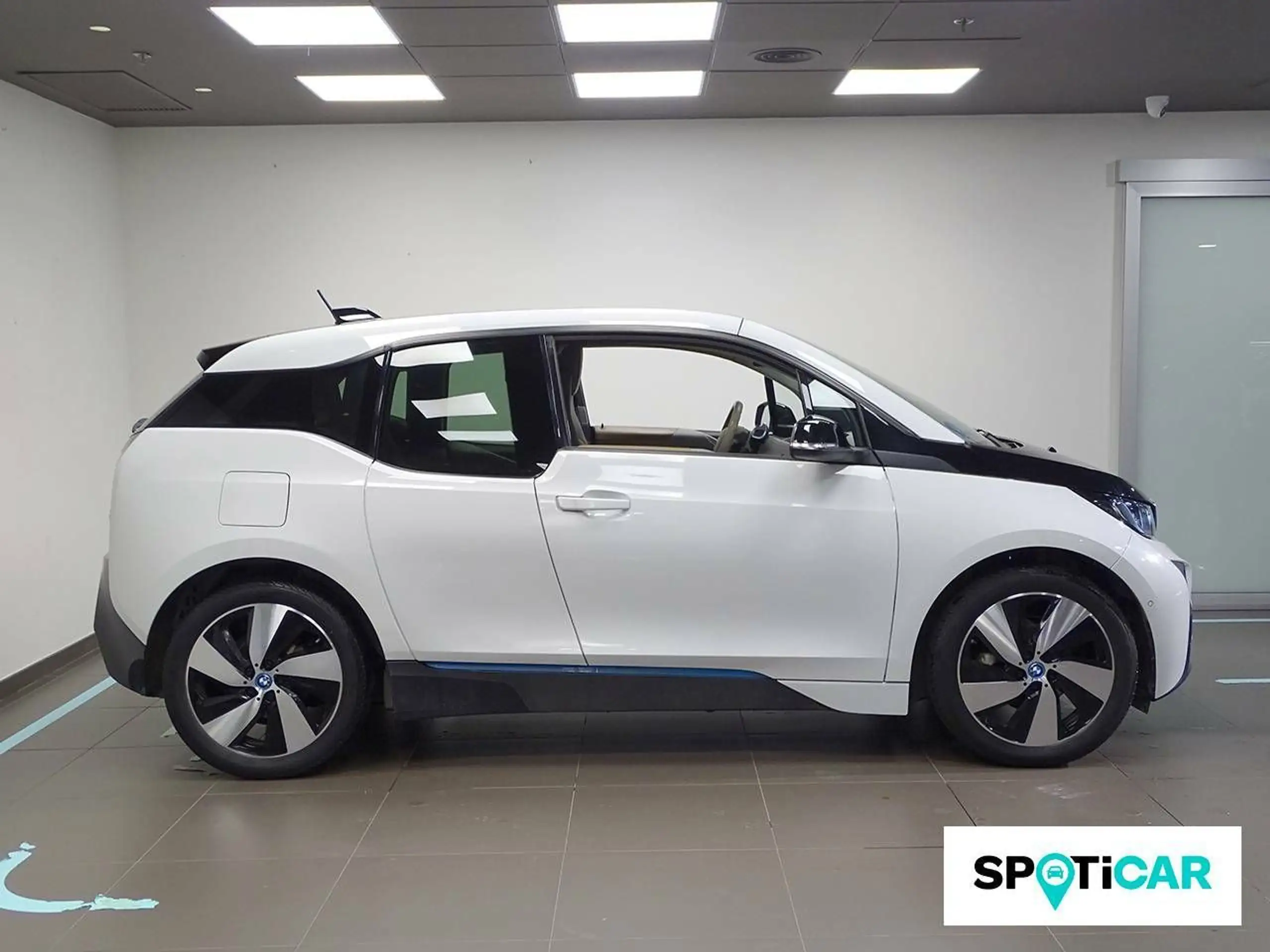 BMW - i3