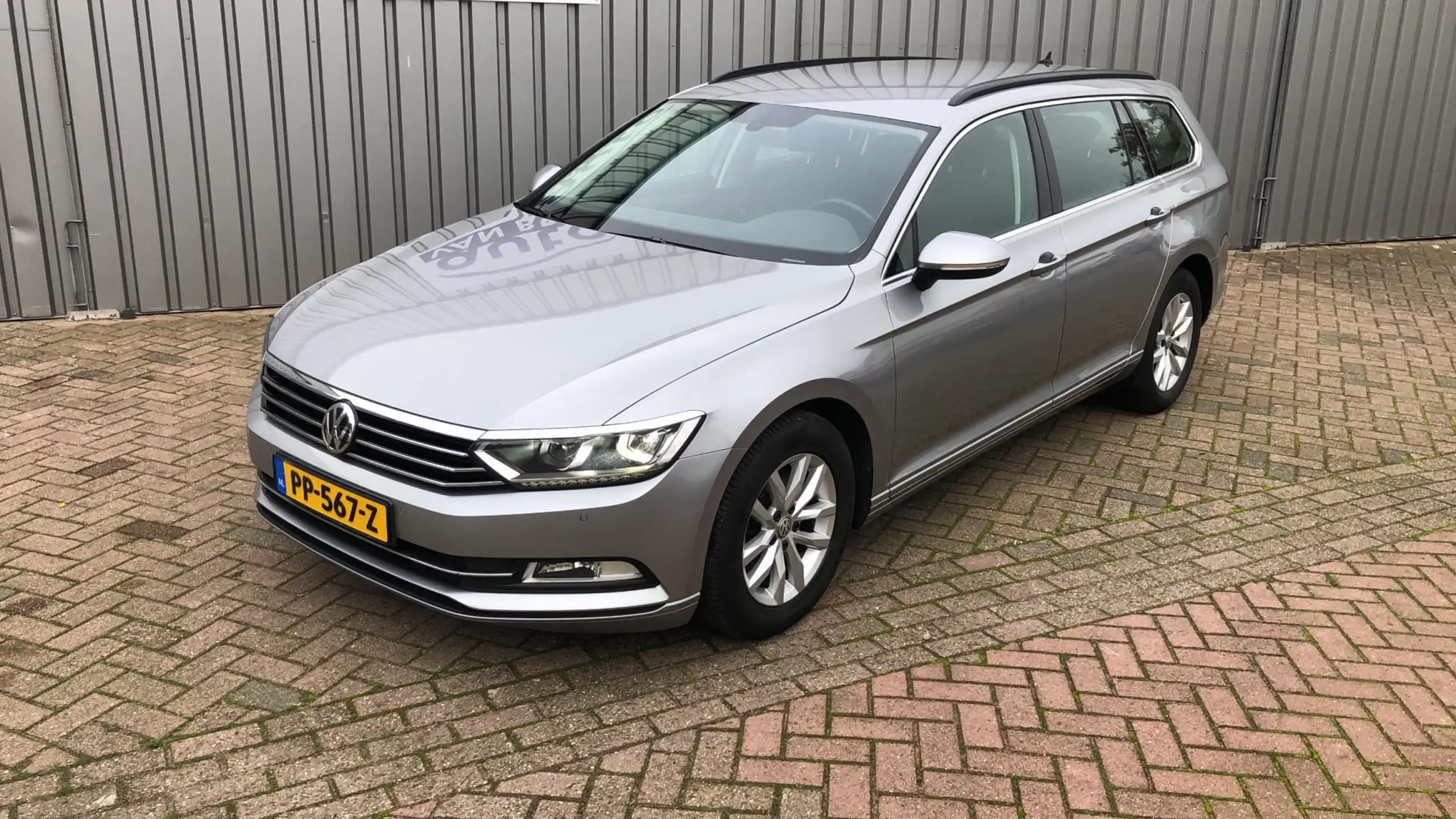 Volkswagen - Passat Variant