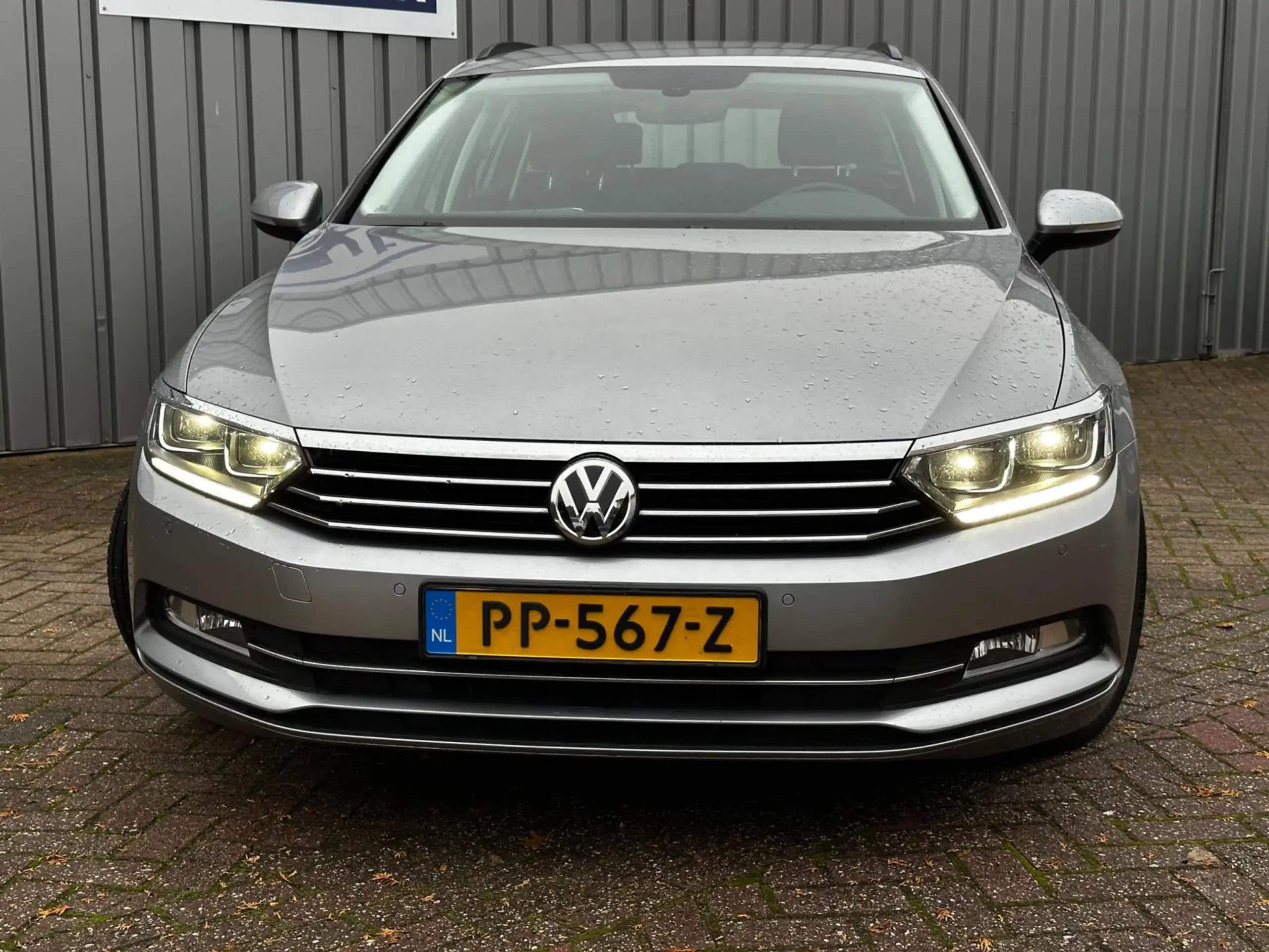 Volkswagen - Passat Variant