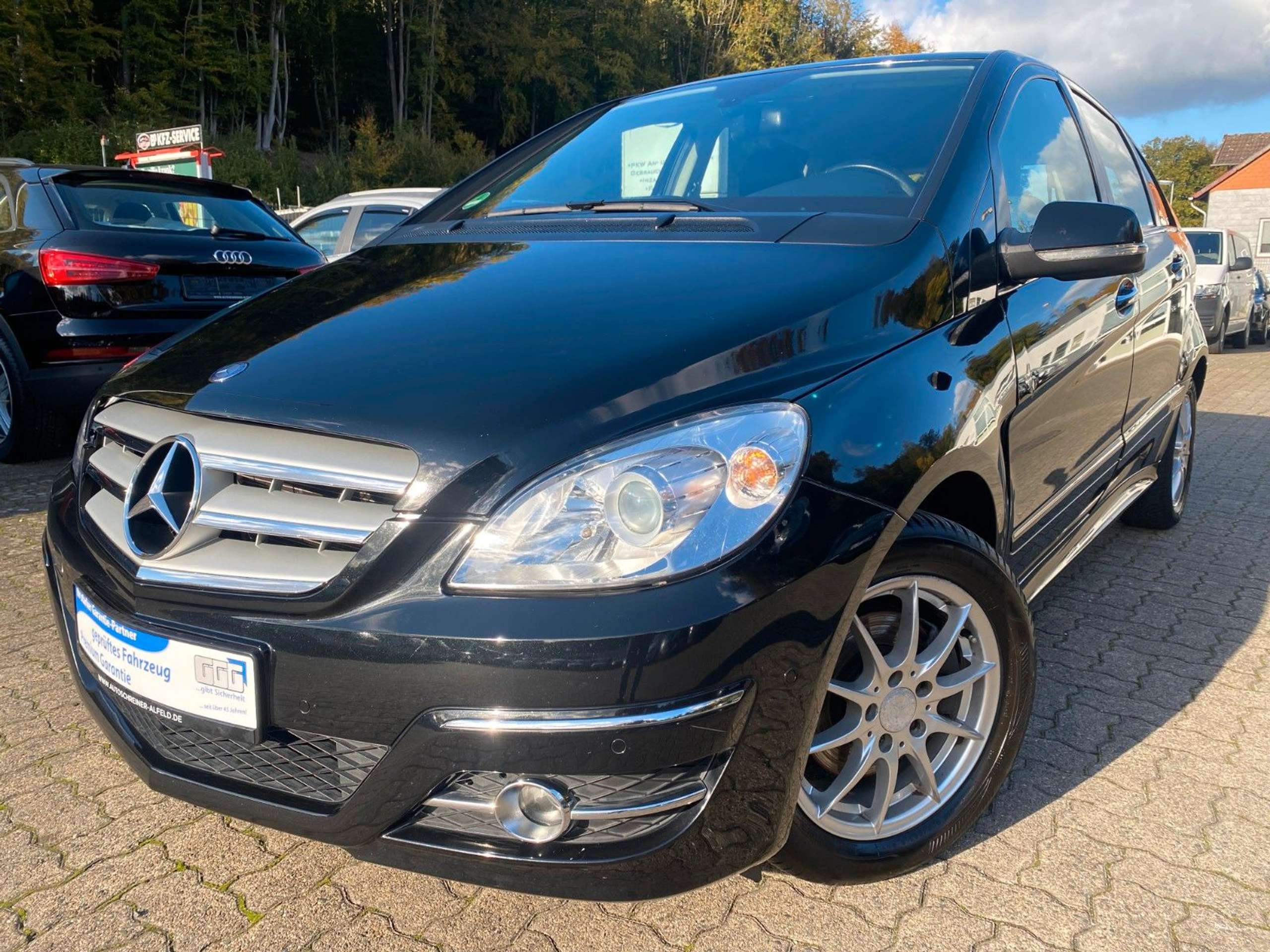 Mercedes-Benz - B 200