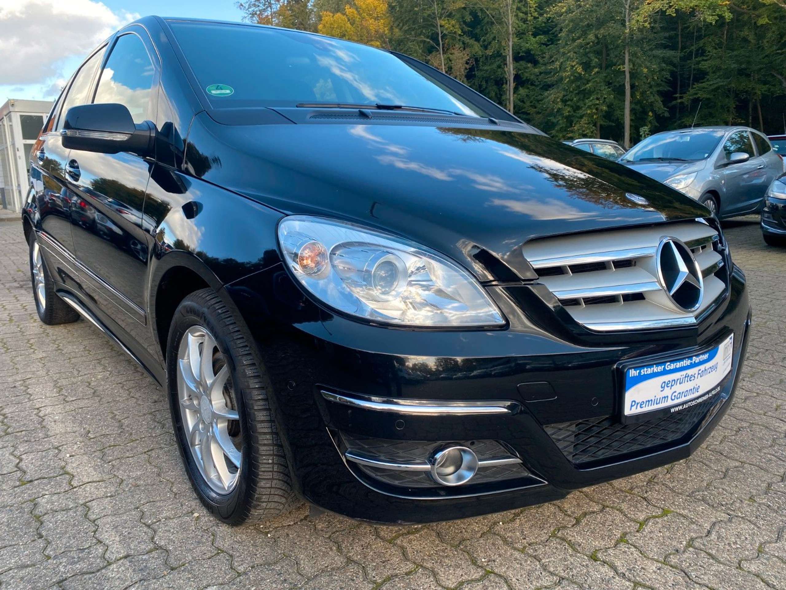 Mercedes-Benz - B 200