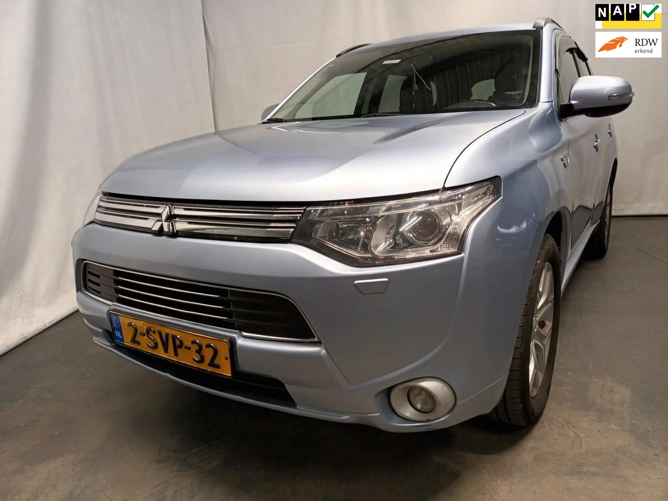 Mitsubishi - Outlander