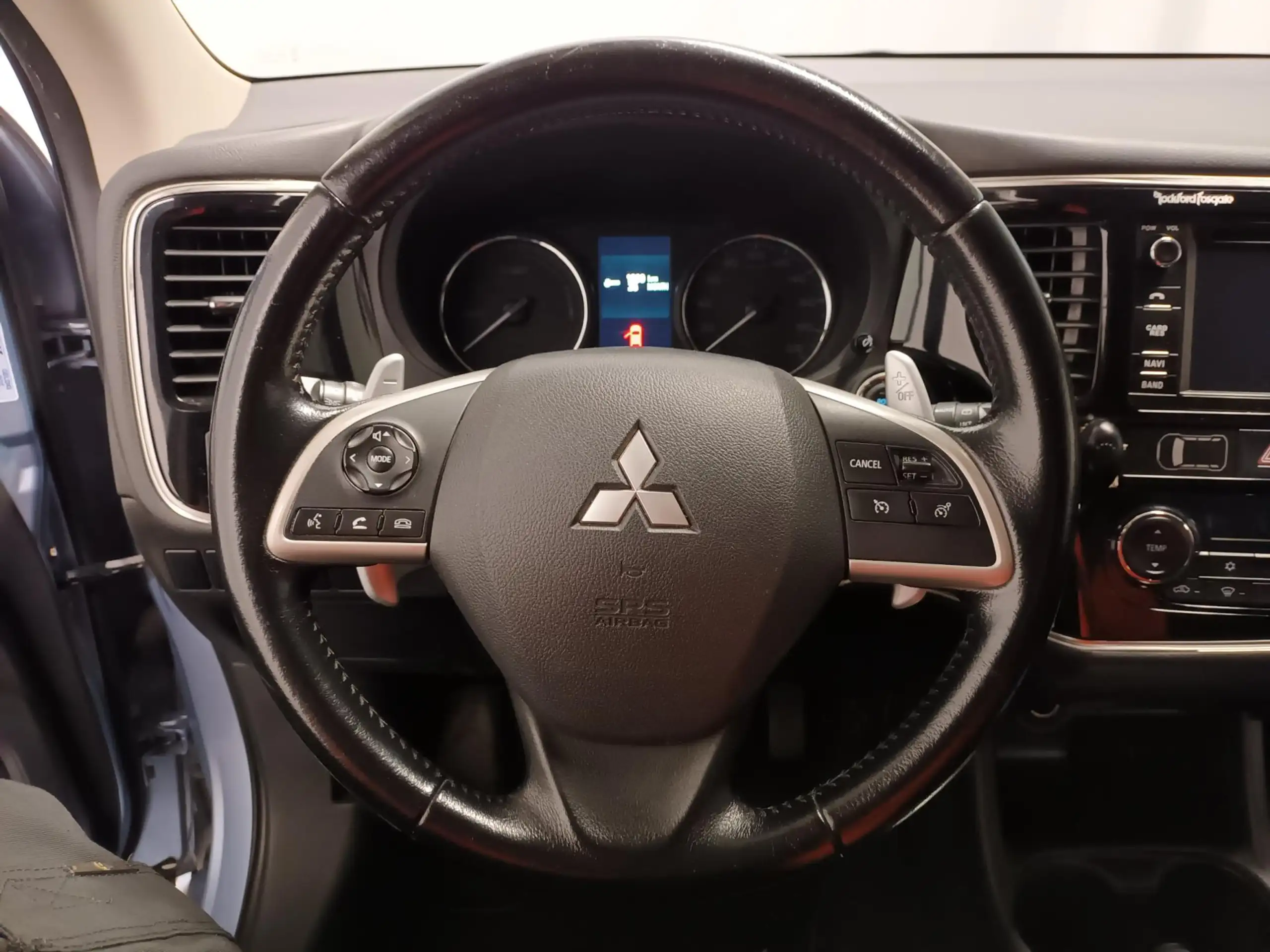 Mitsubishi - Outlander