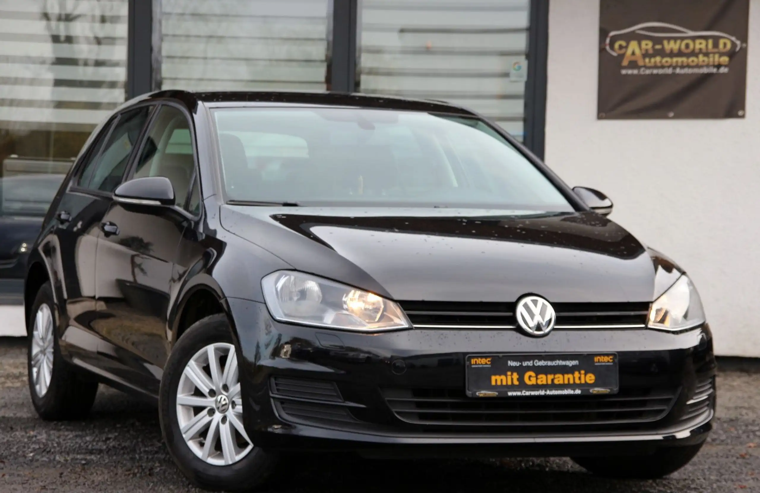 Volkswagen - Golf