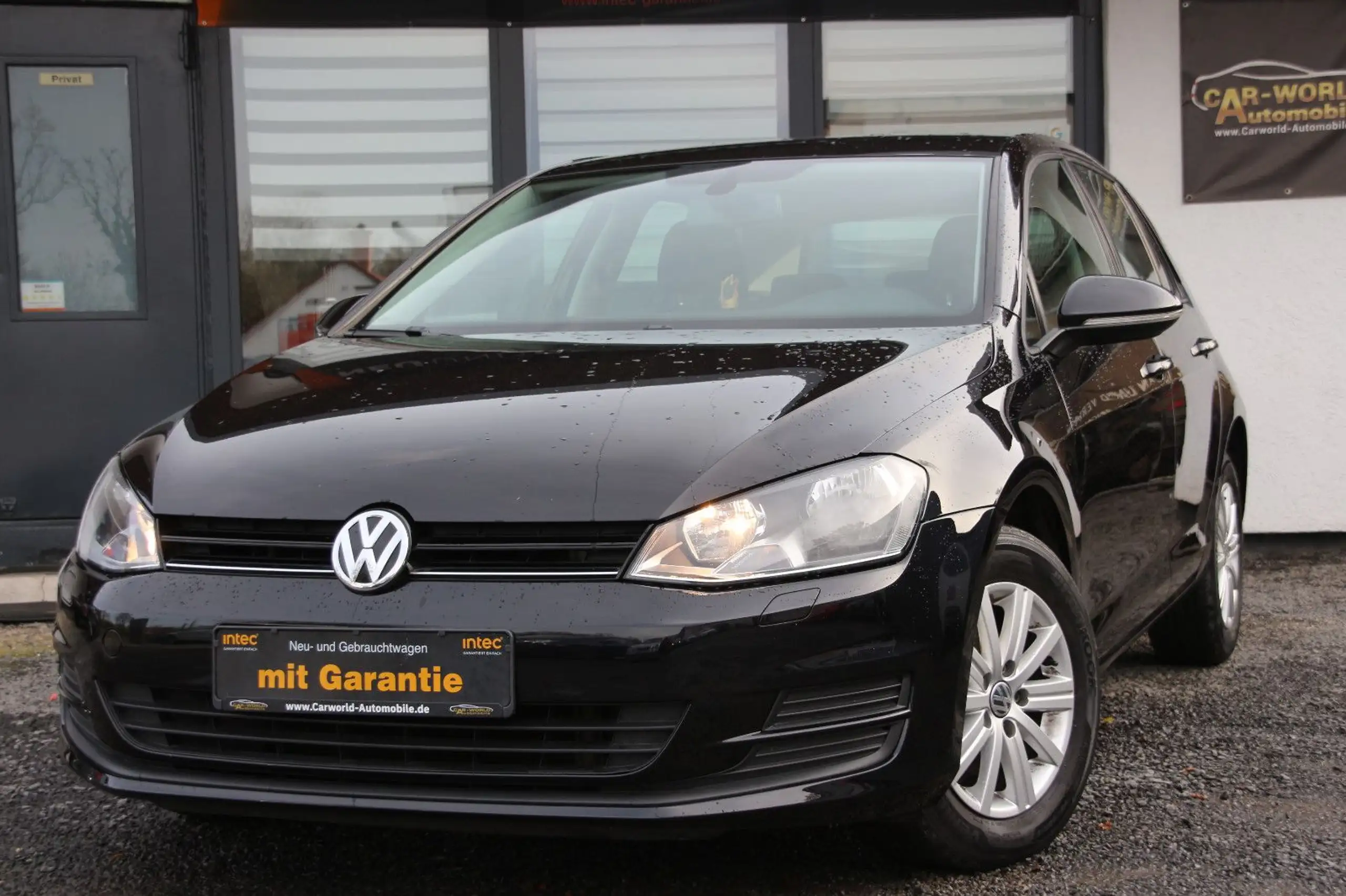 Volkswagen - Golf