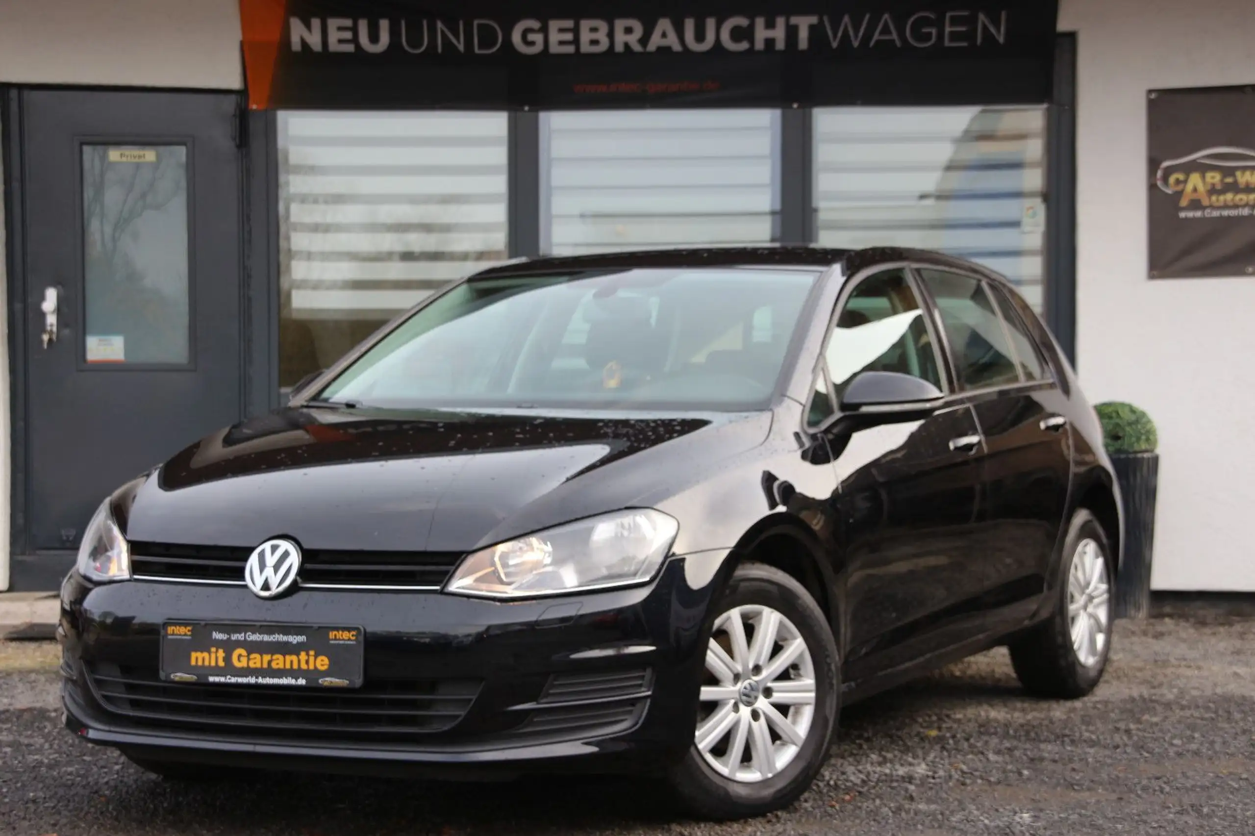 Volkswagen - Golf