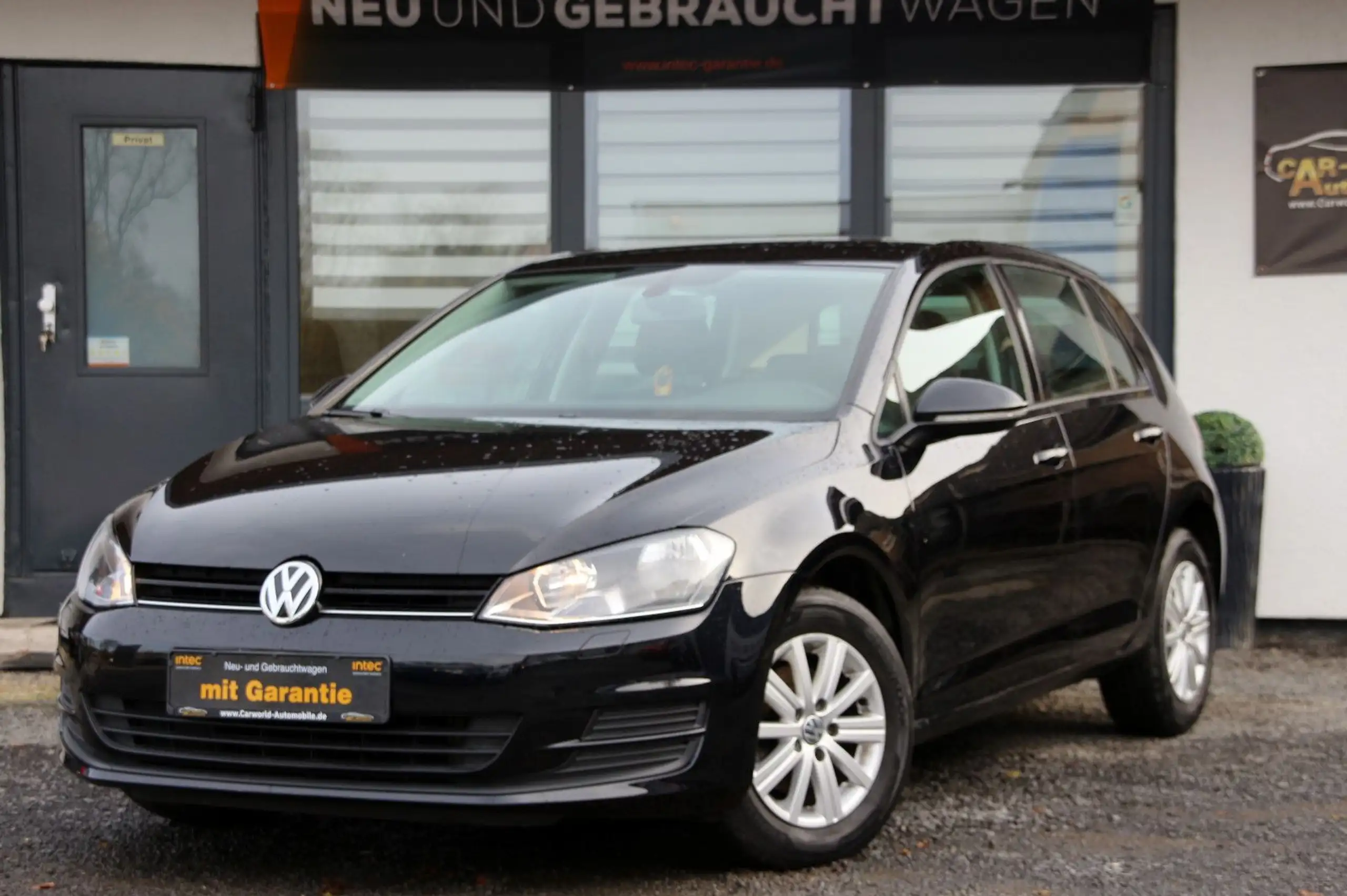 Volkswagen - Golf