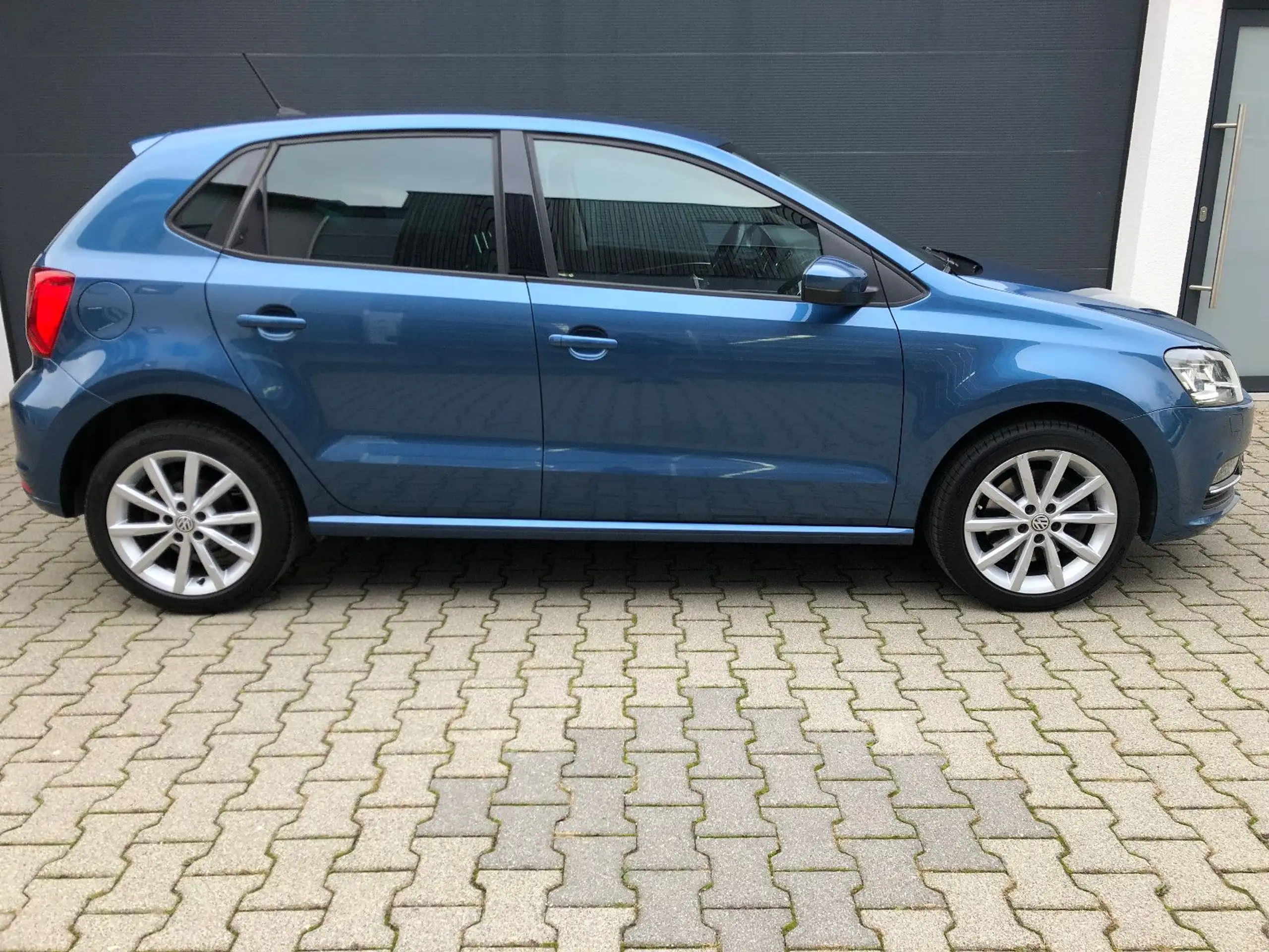 Volkswagen - Polo