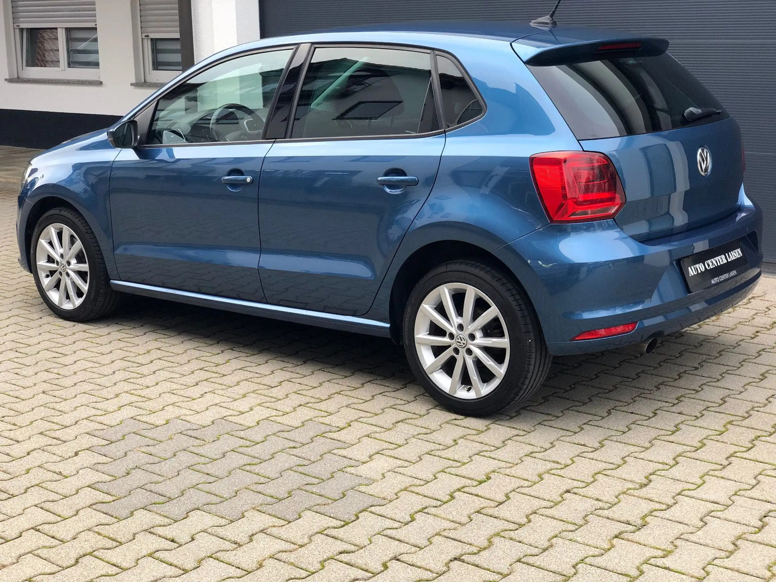 Volkswagen - Polo