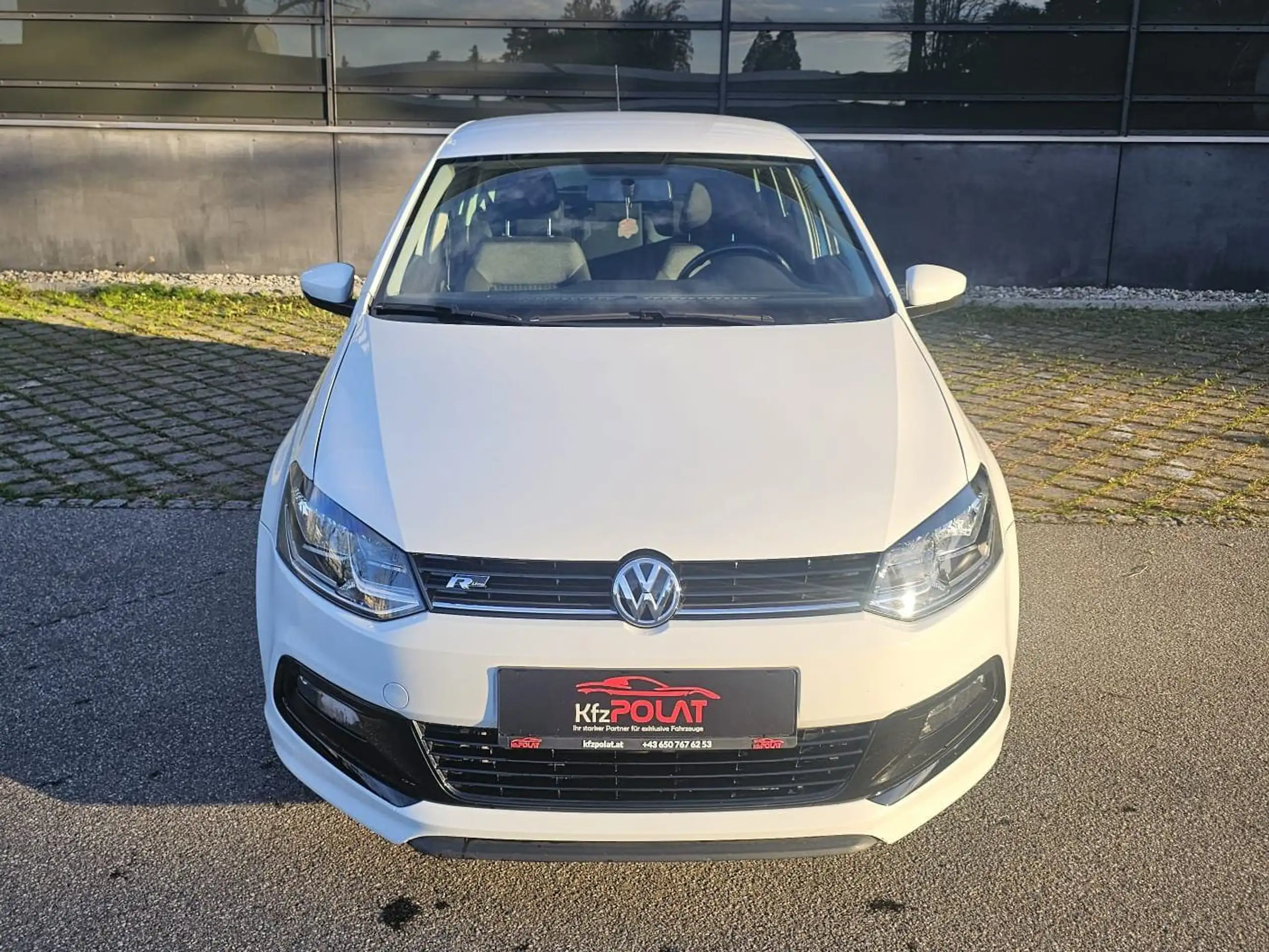 Volkswagen - Polo