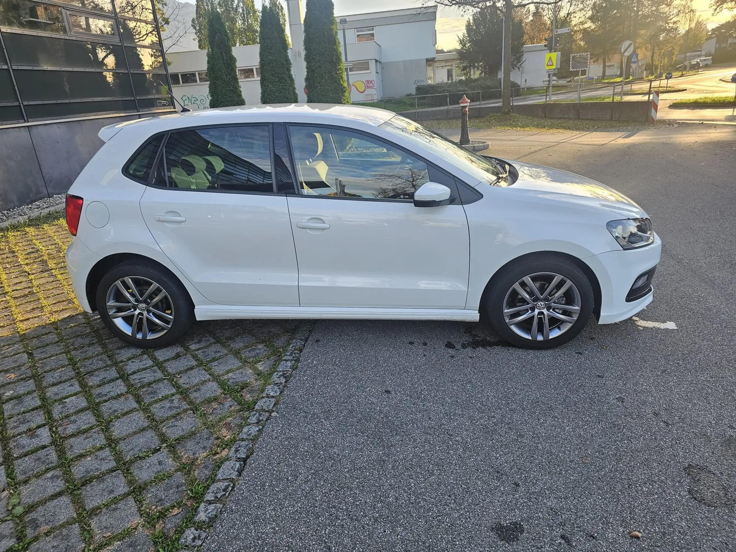 Volkswagen - Polo