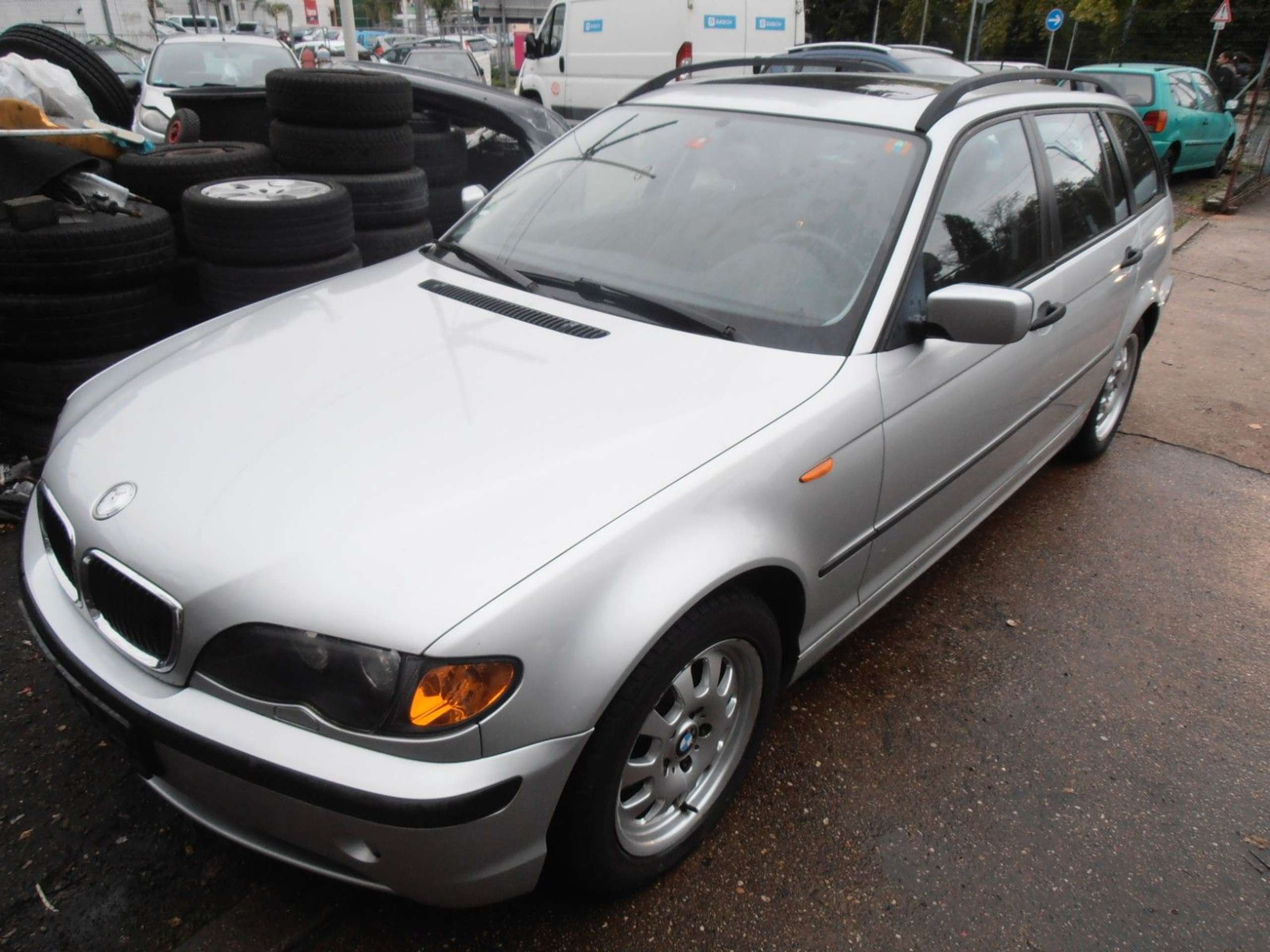 BMW - 320