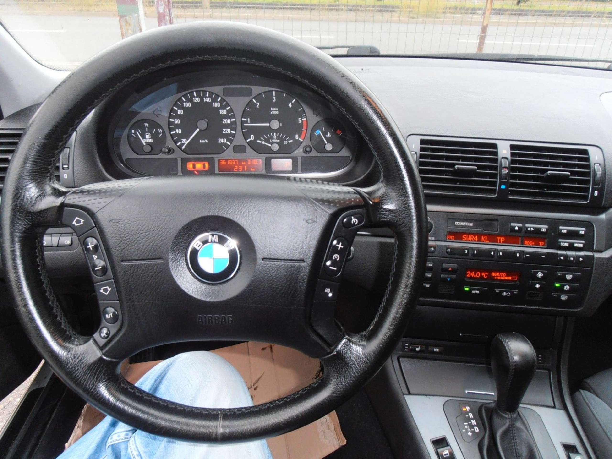 BMW - 320