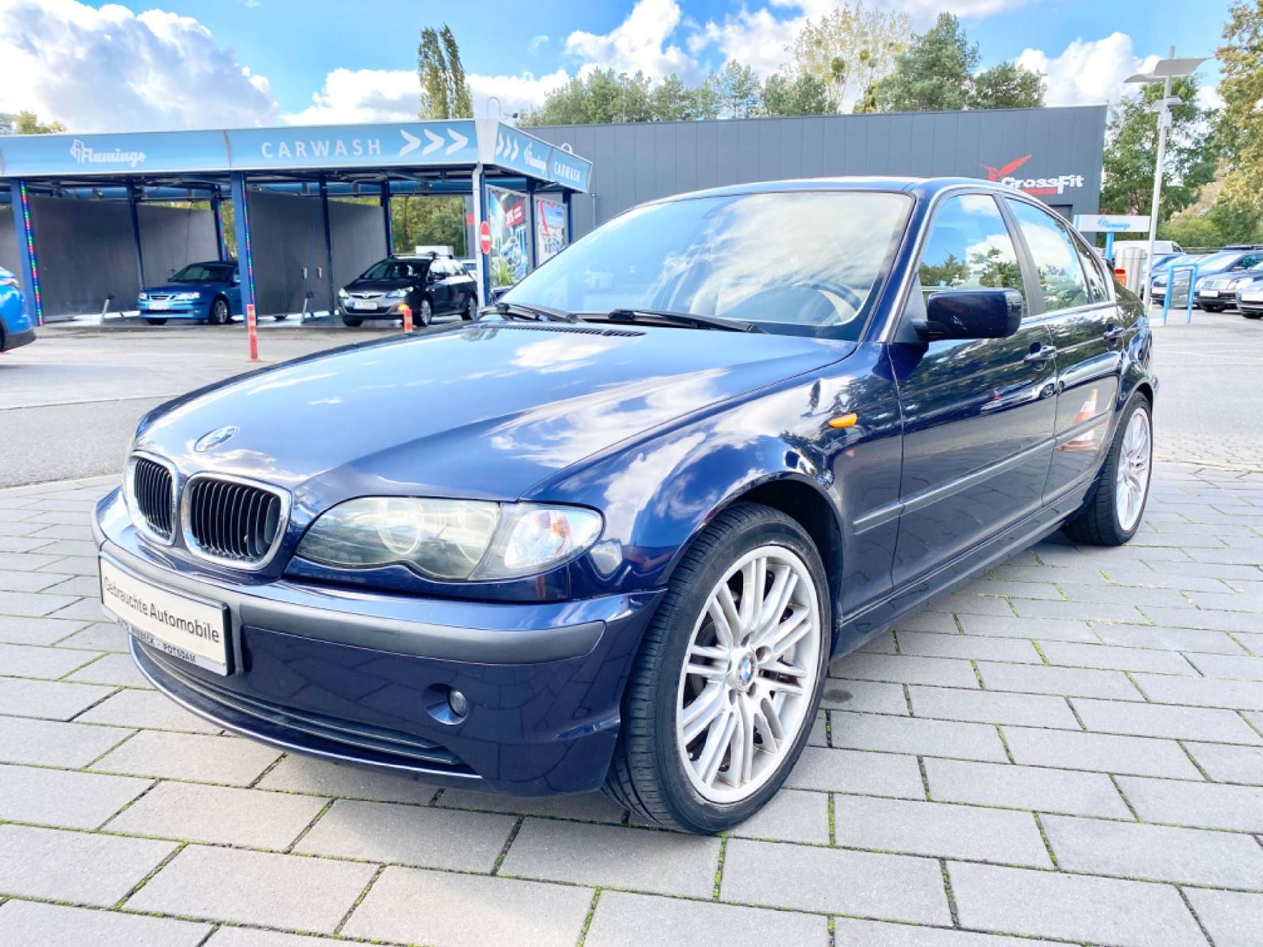 BMW - 320