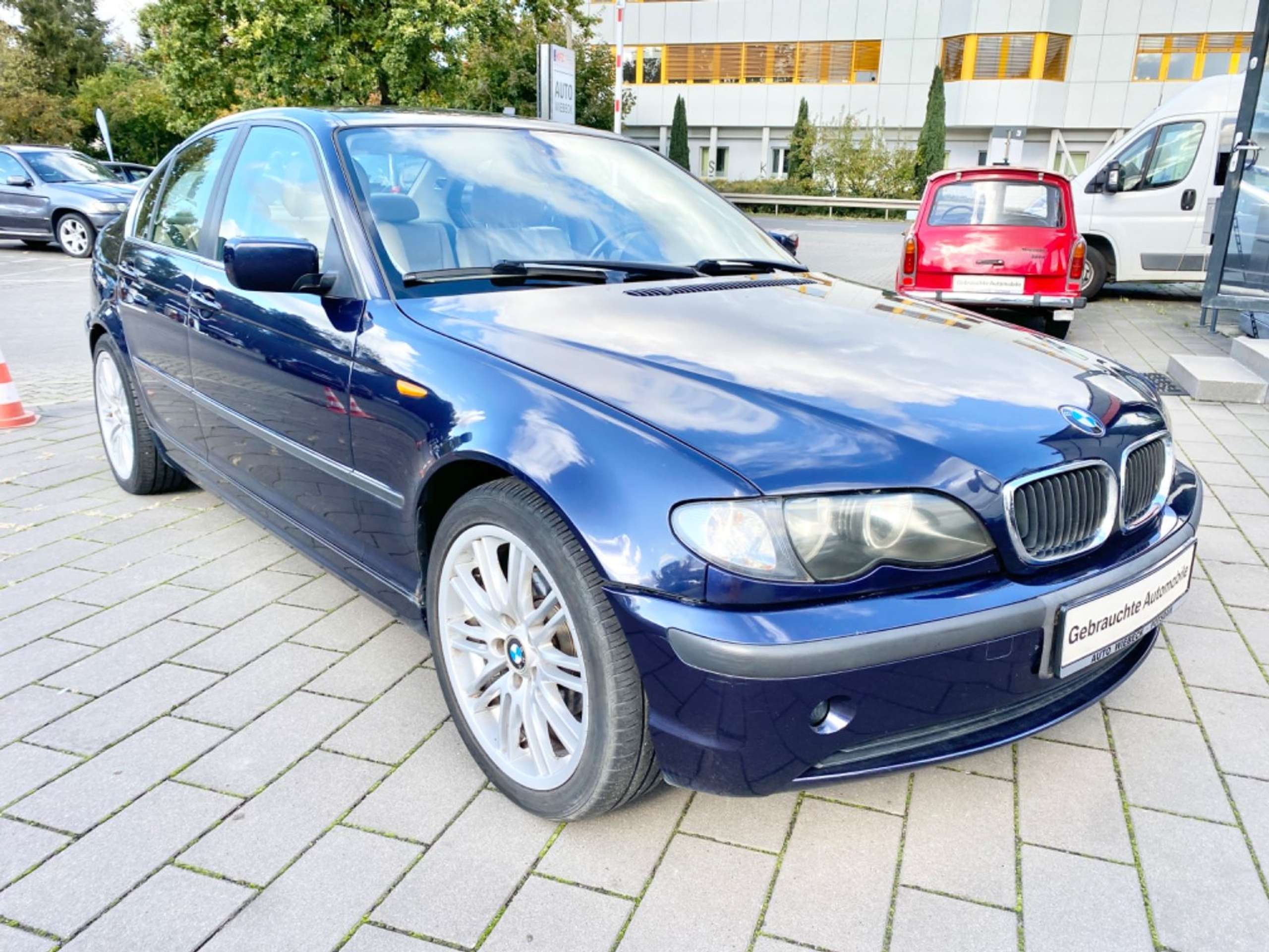 BMW - 320