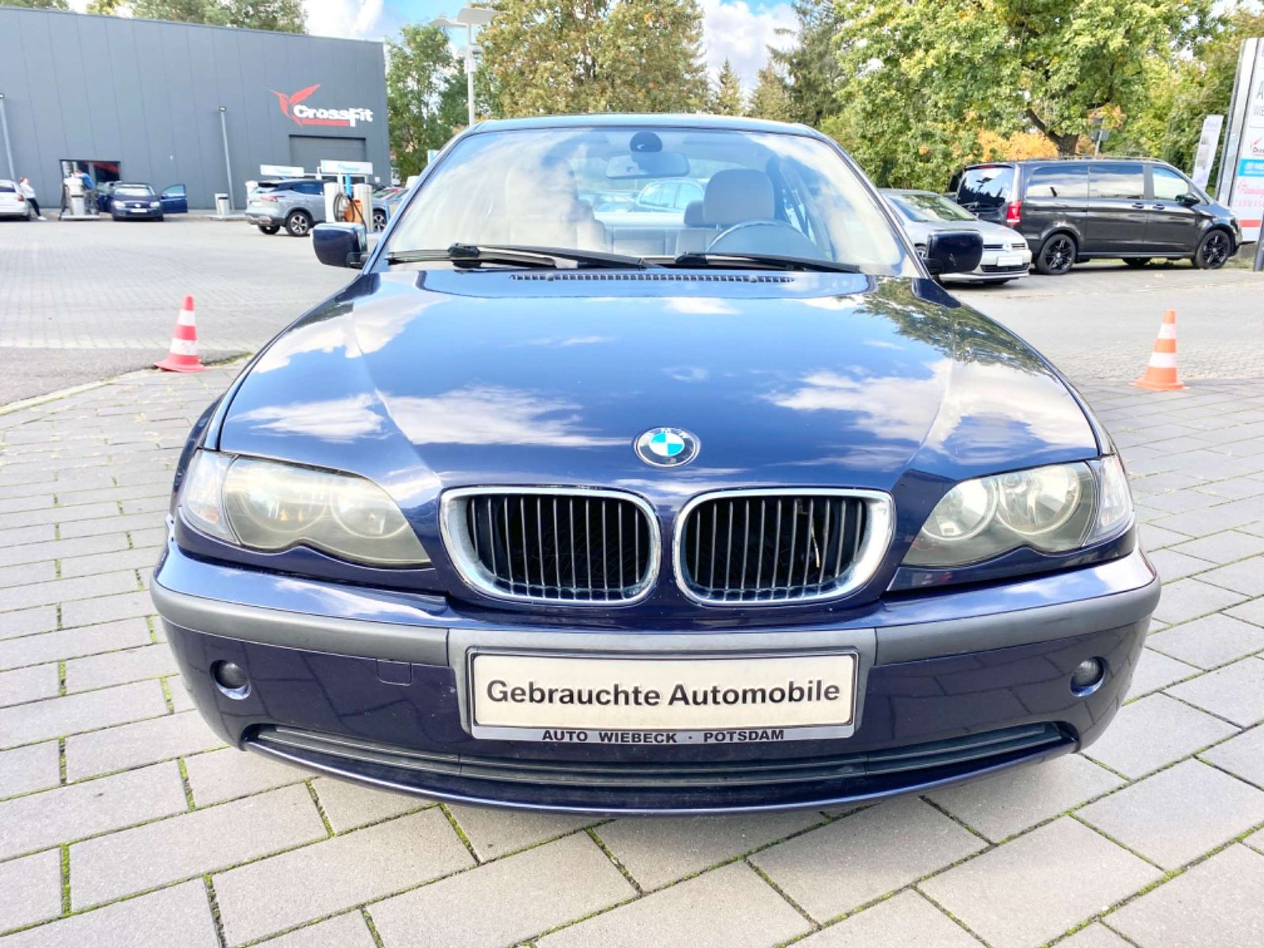 BMW - 320