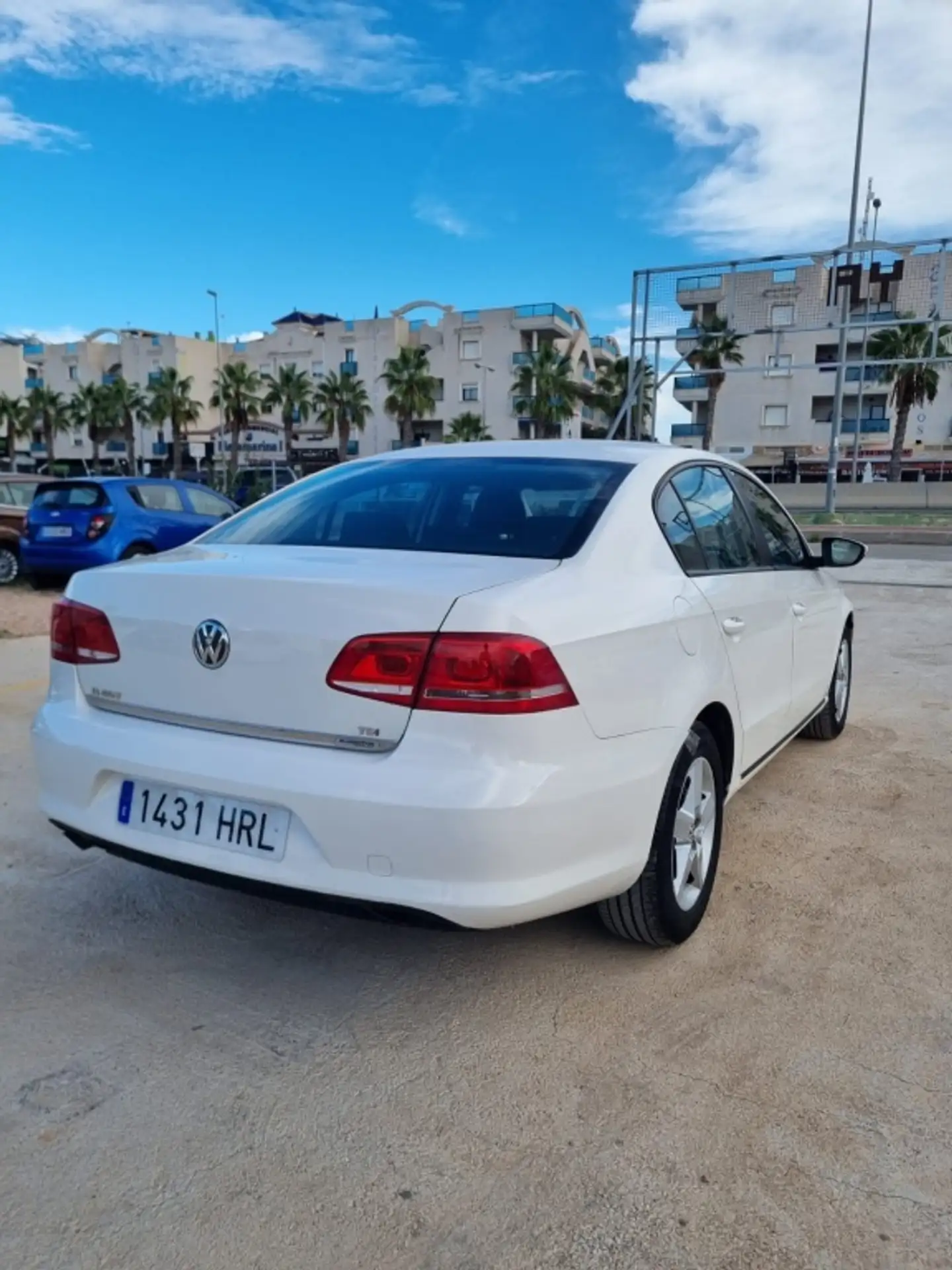 Volkswagen - Passat